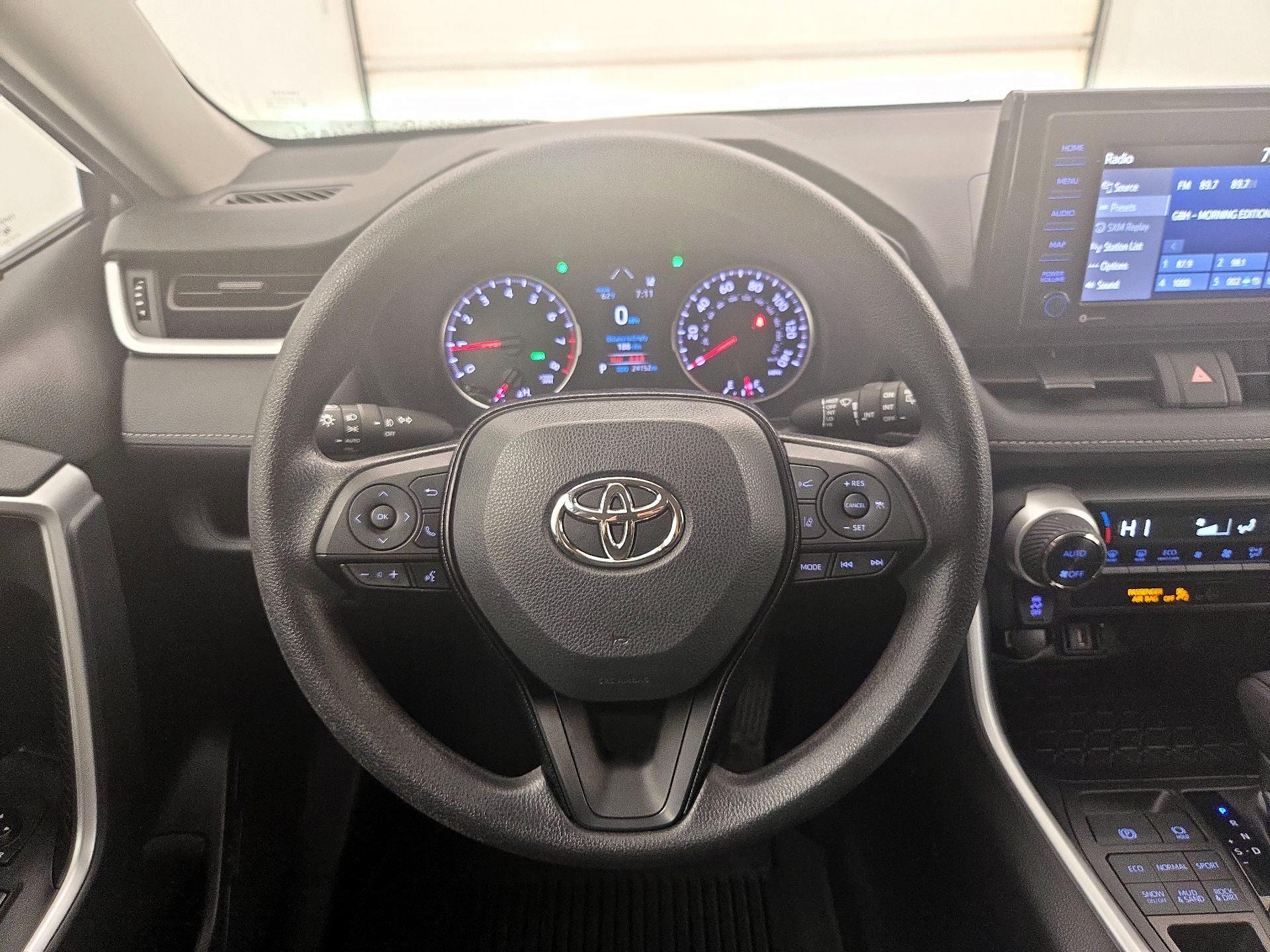 Thumbnail: 2021 Toyota RAV4 - 10