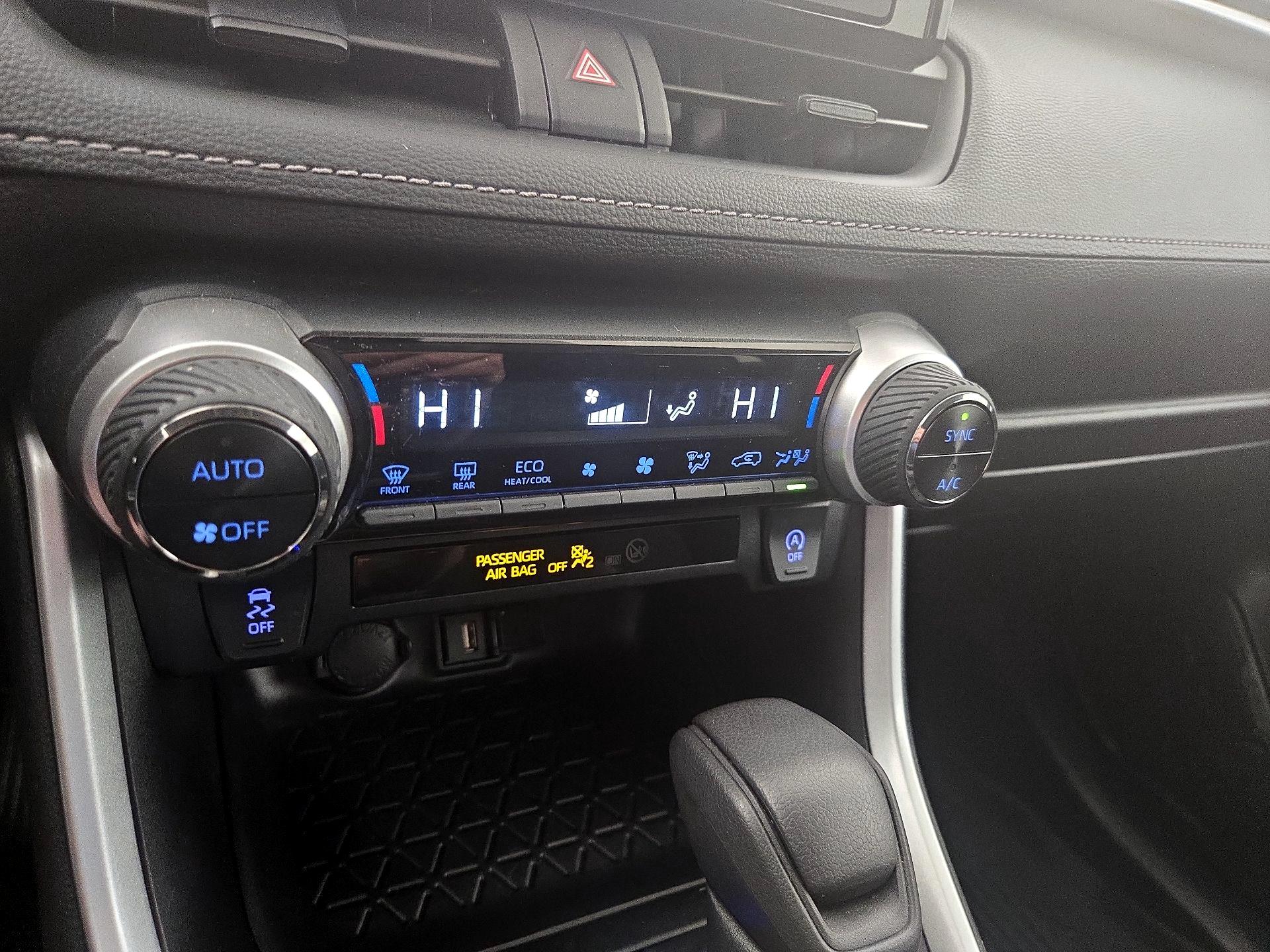 Thumbnail: 2021 Toyota RAV4 - 16