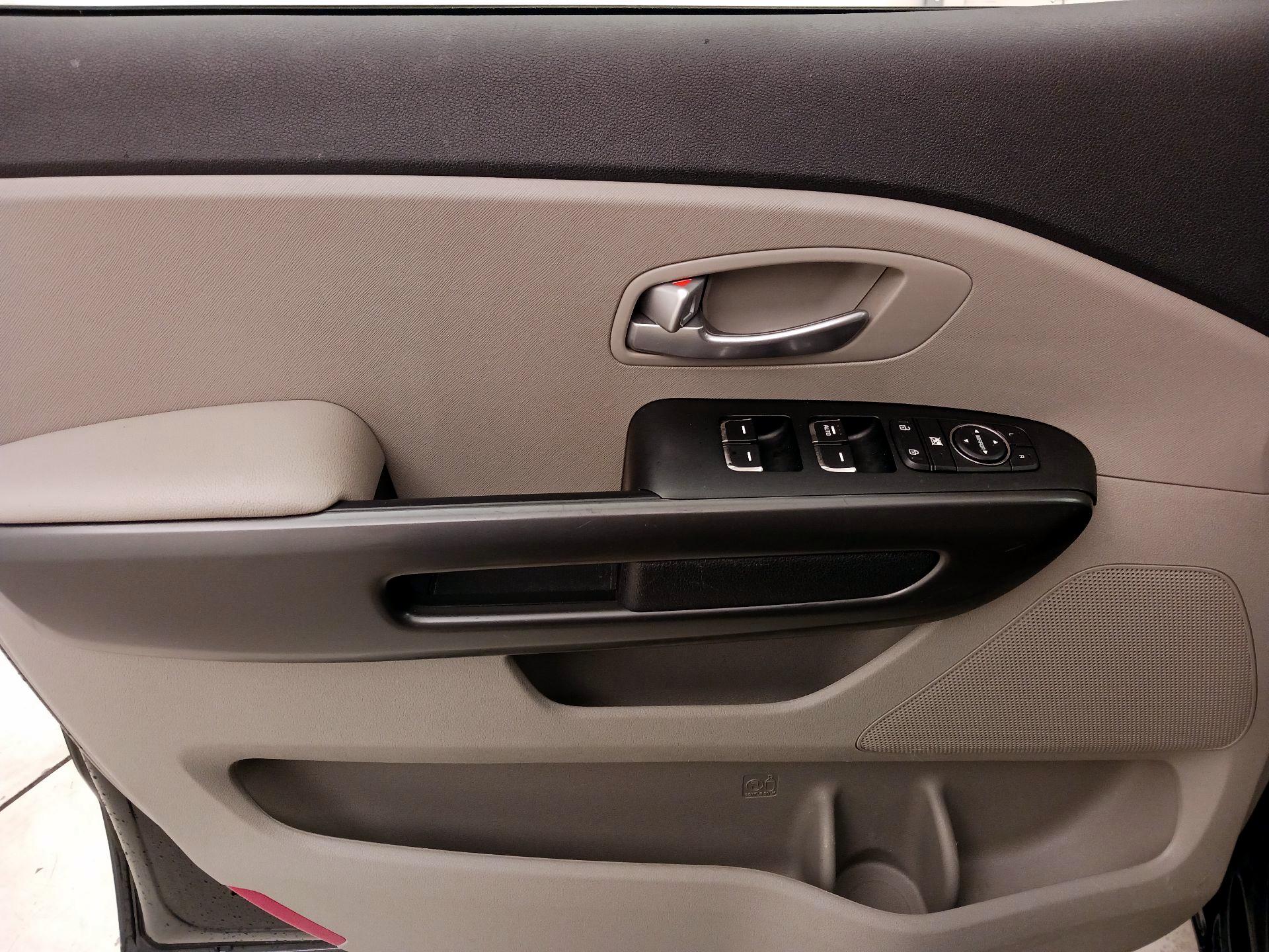 Thumbnail: 2021 Kia Sedona - 12