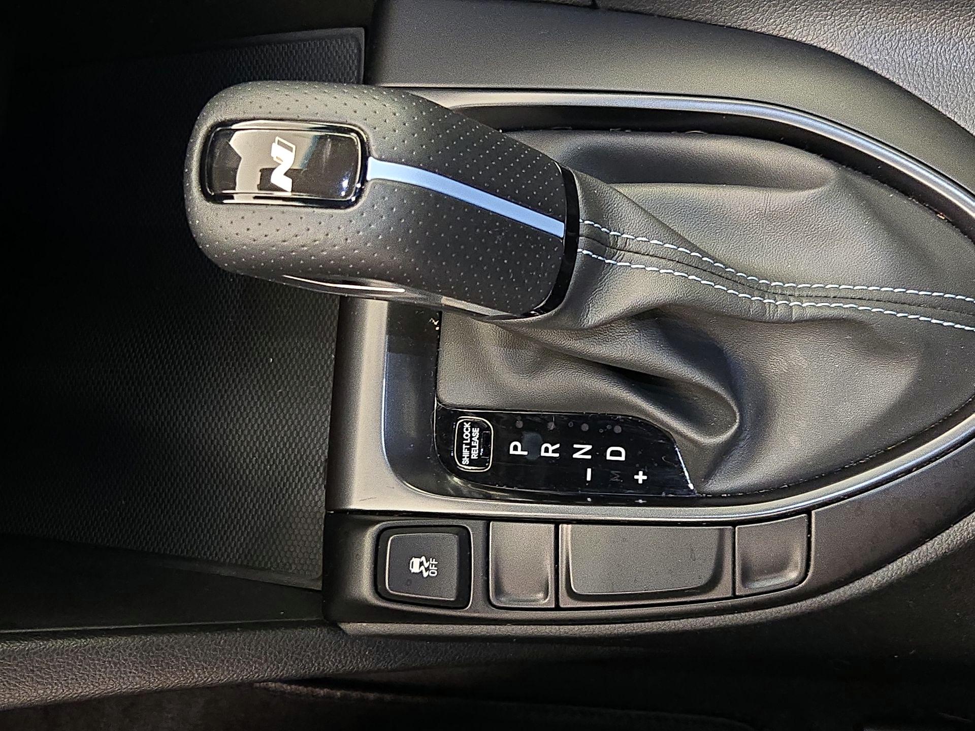 Thumbnail: 2021 Hyundai Veloster - 18