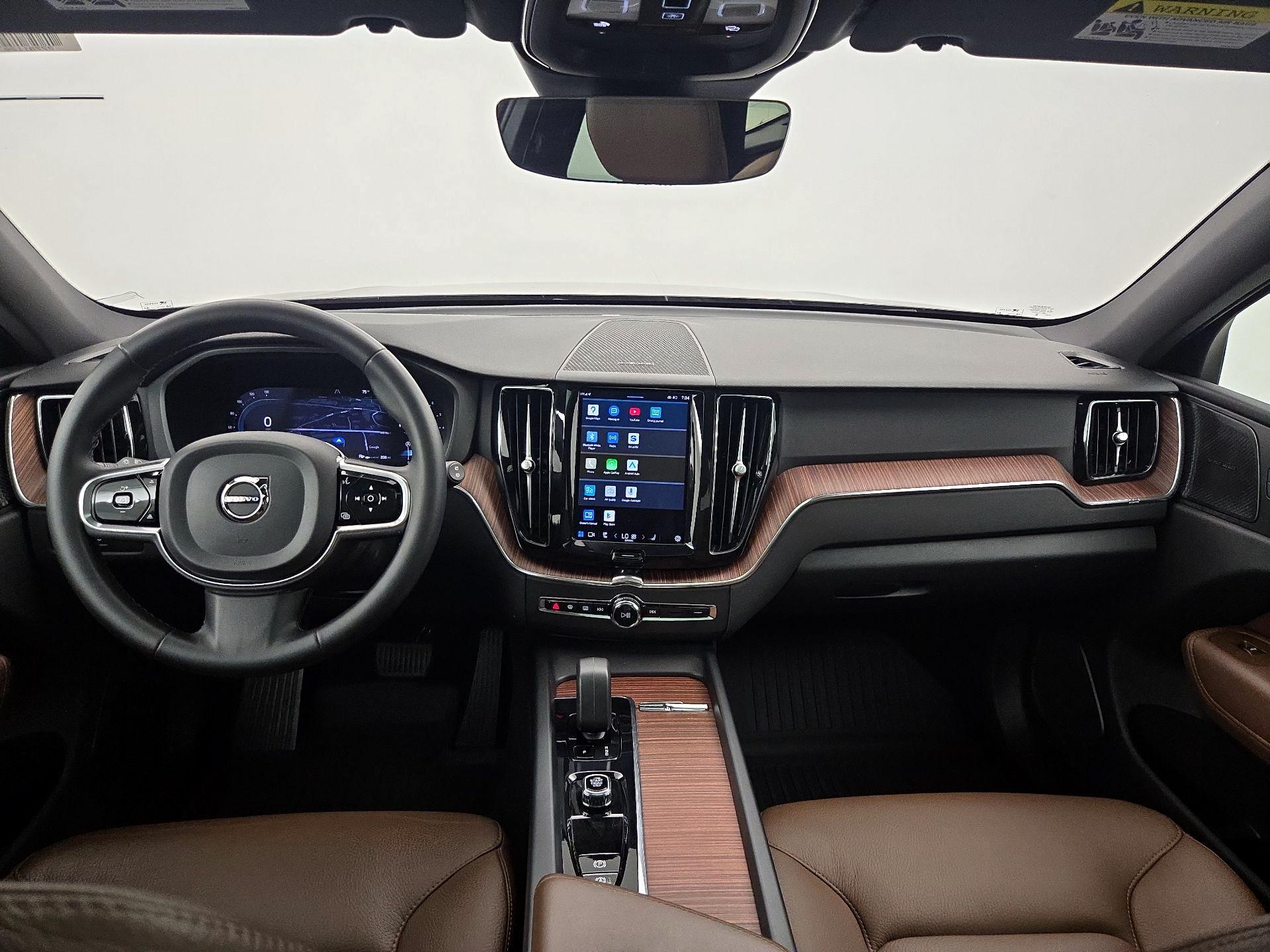 Thumbnail: 2023 Volvo XC60 - 9