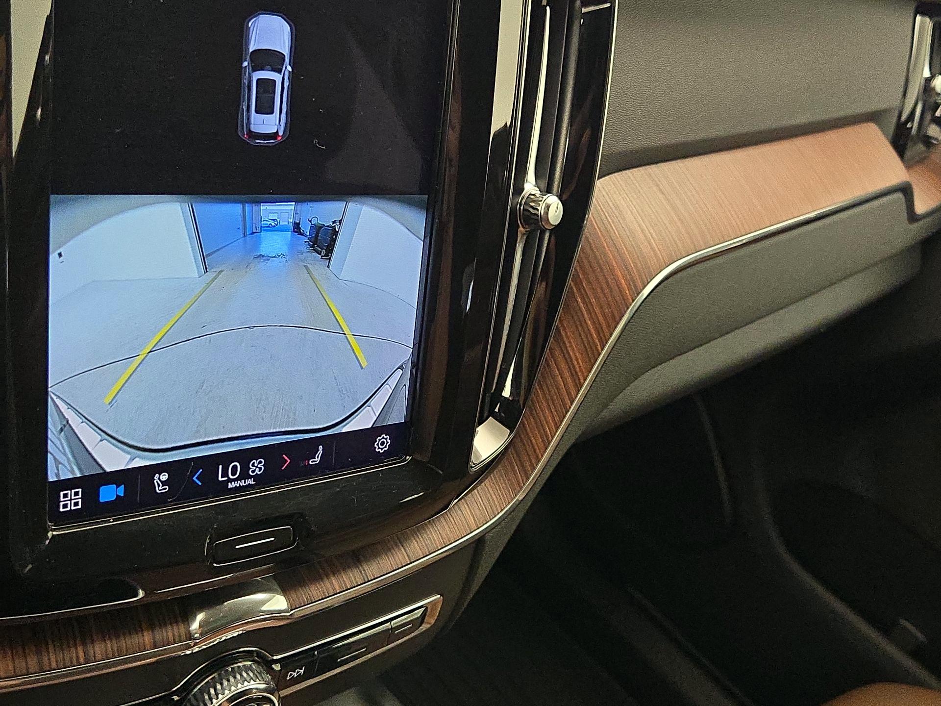 Thumbnail: 2023 Volvo XC60 - 15