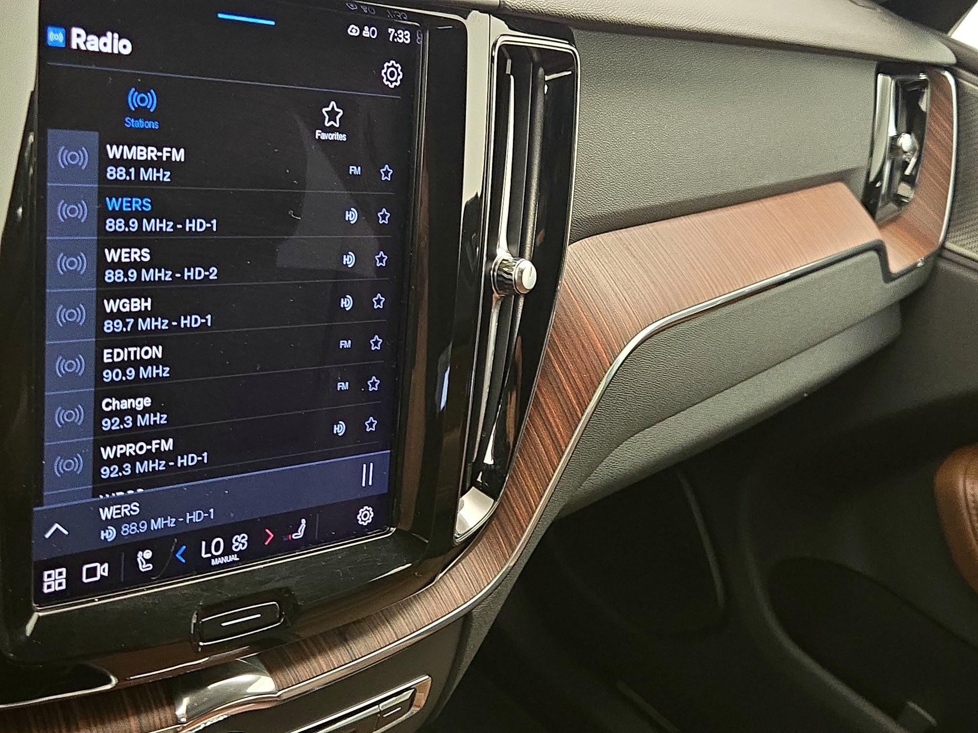 Thumbnail: 2023 Volvo XC60 - 16