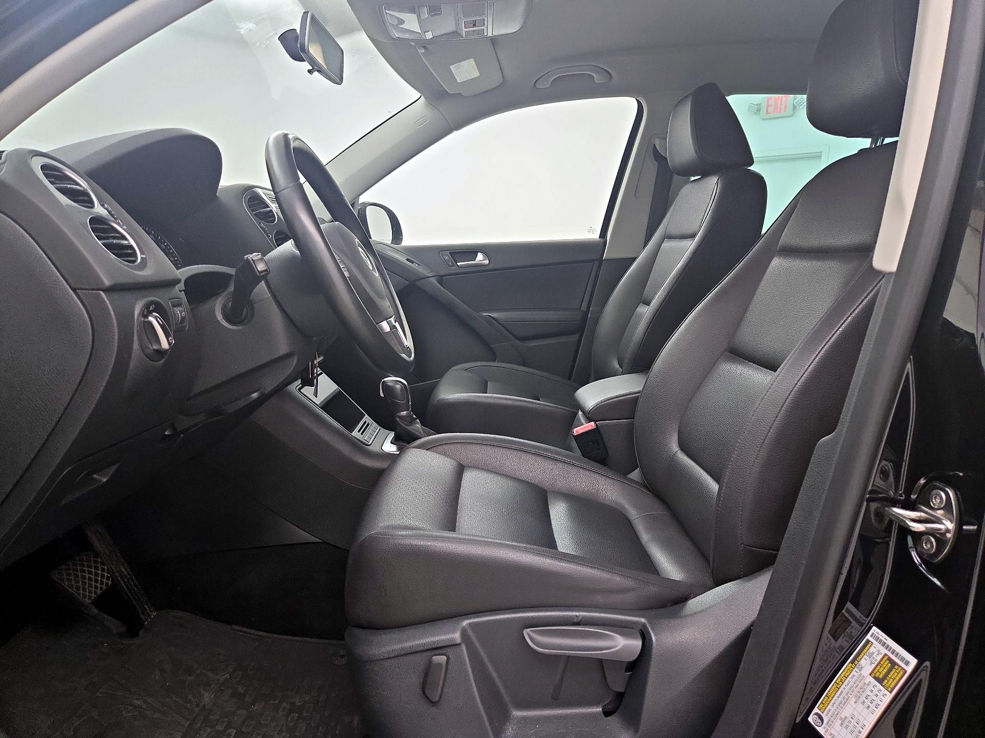 Thumbnail: 2015 Volkswagen Tiguan - 11