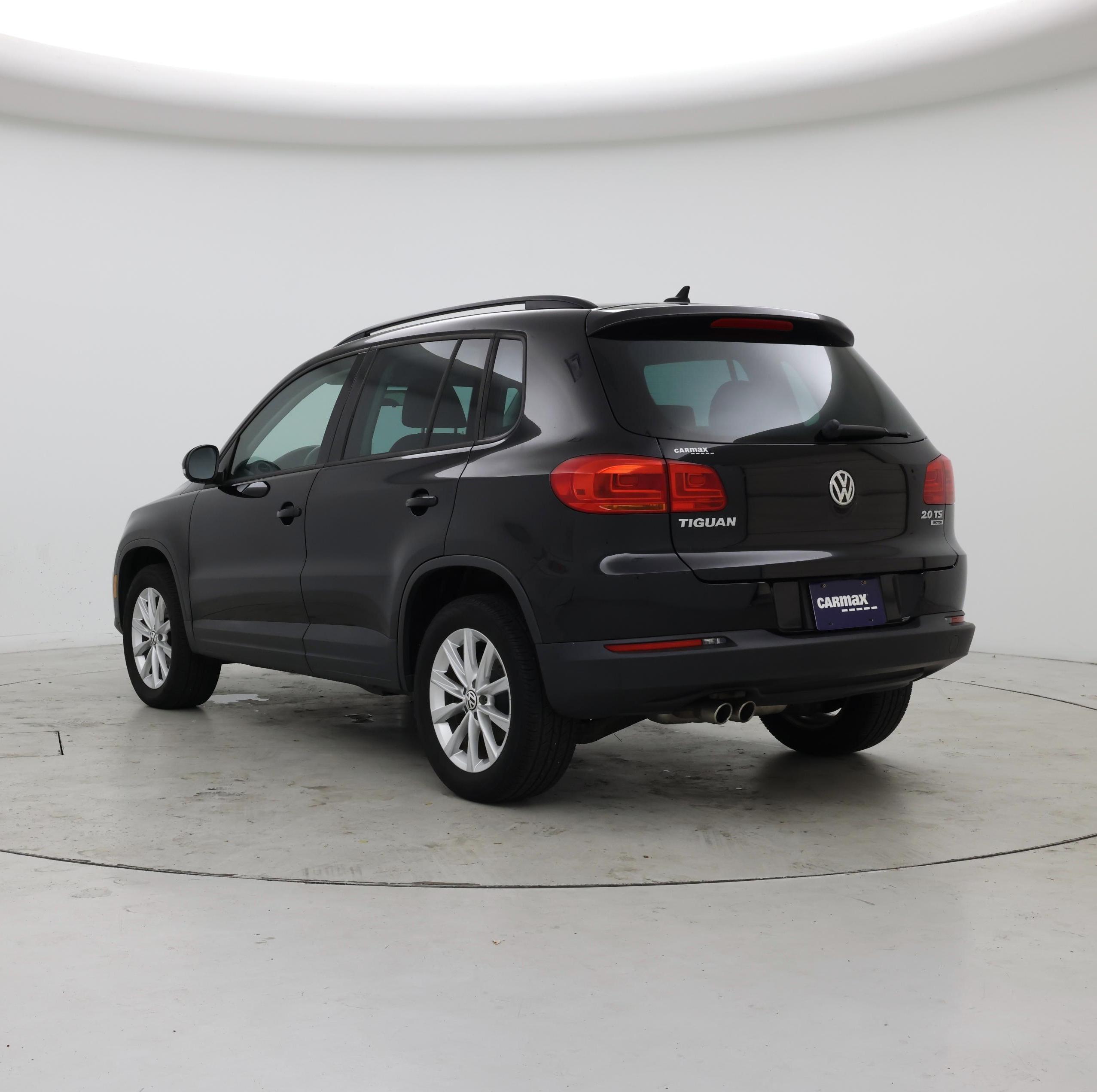 Thumbnail: 2015 Volkswagen Tiguan - 2