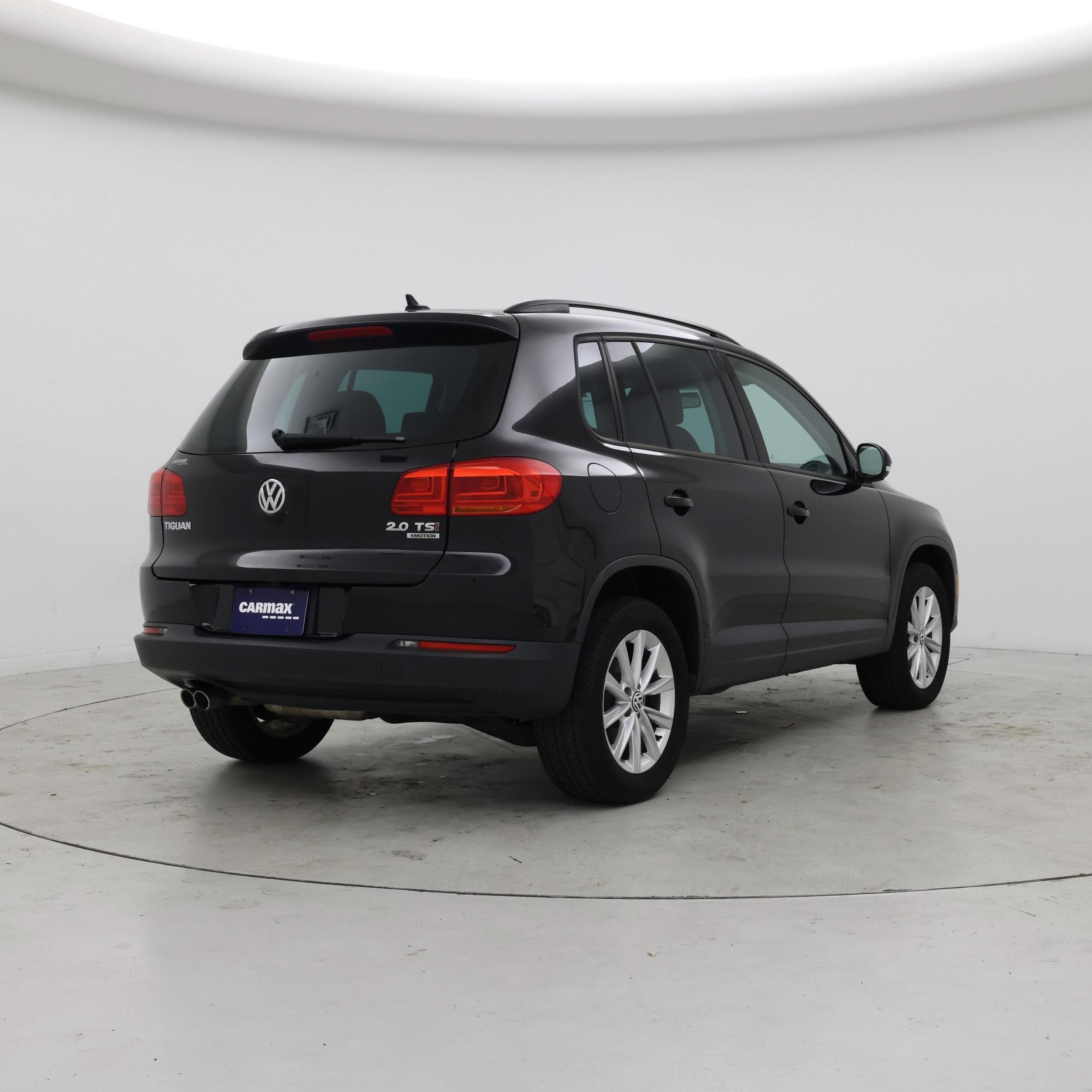 Thumbnail: 2015 Volkswagen Tiguan - 8