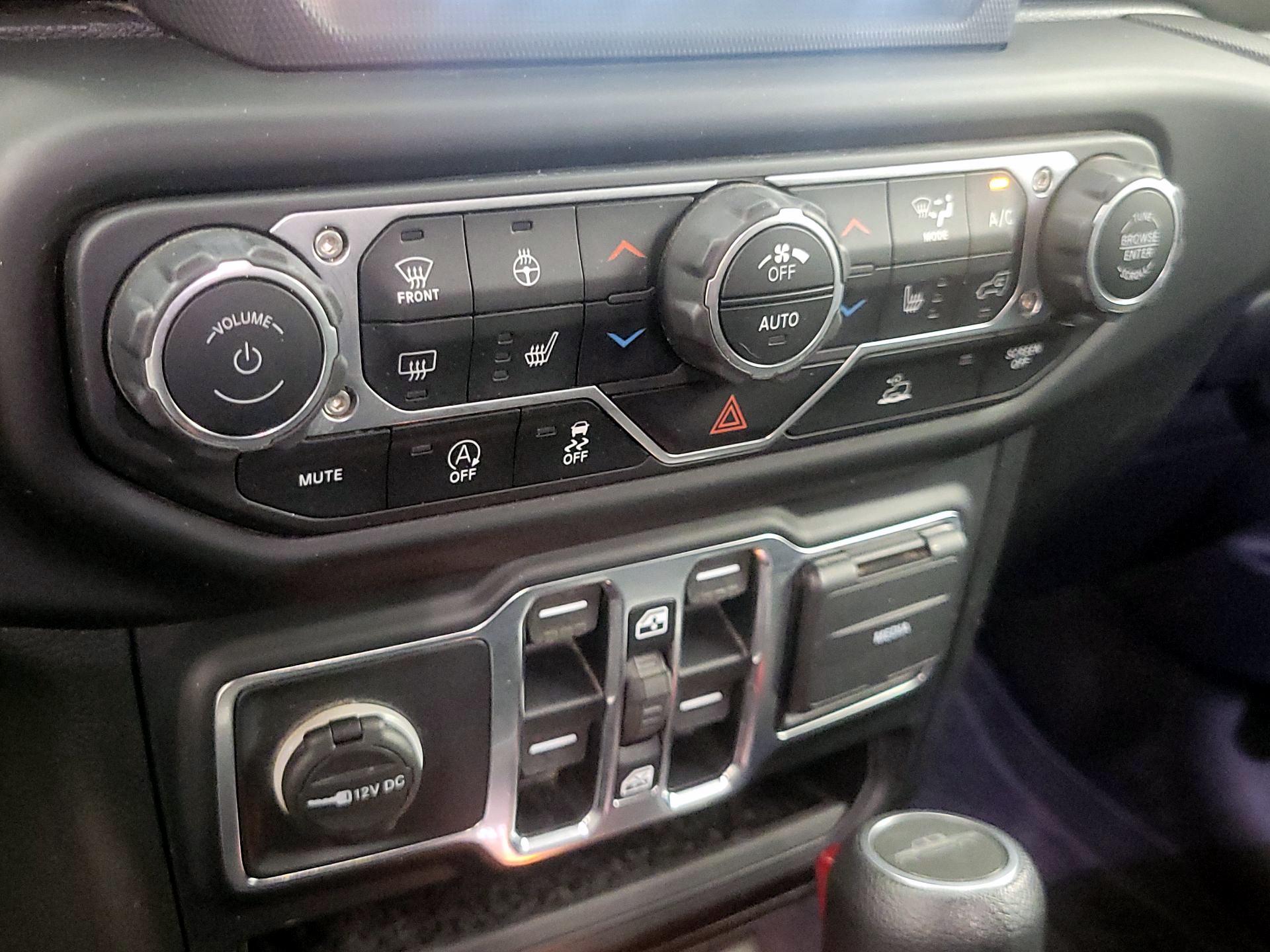 Thumbnail: 2021 Jeep Gladiator - 17