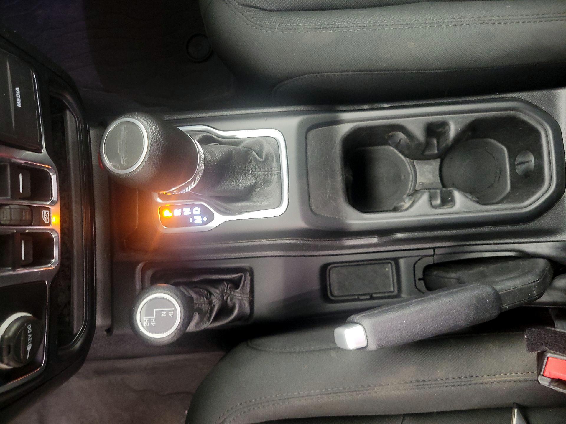 Thumbnail: 2021 Jeep Gladiator - 18