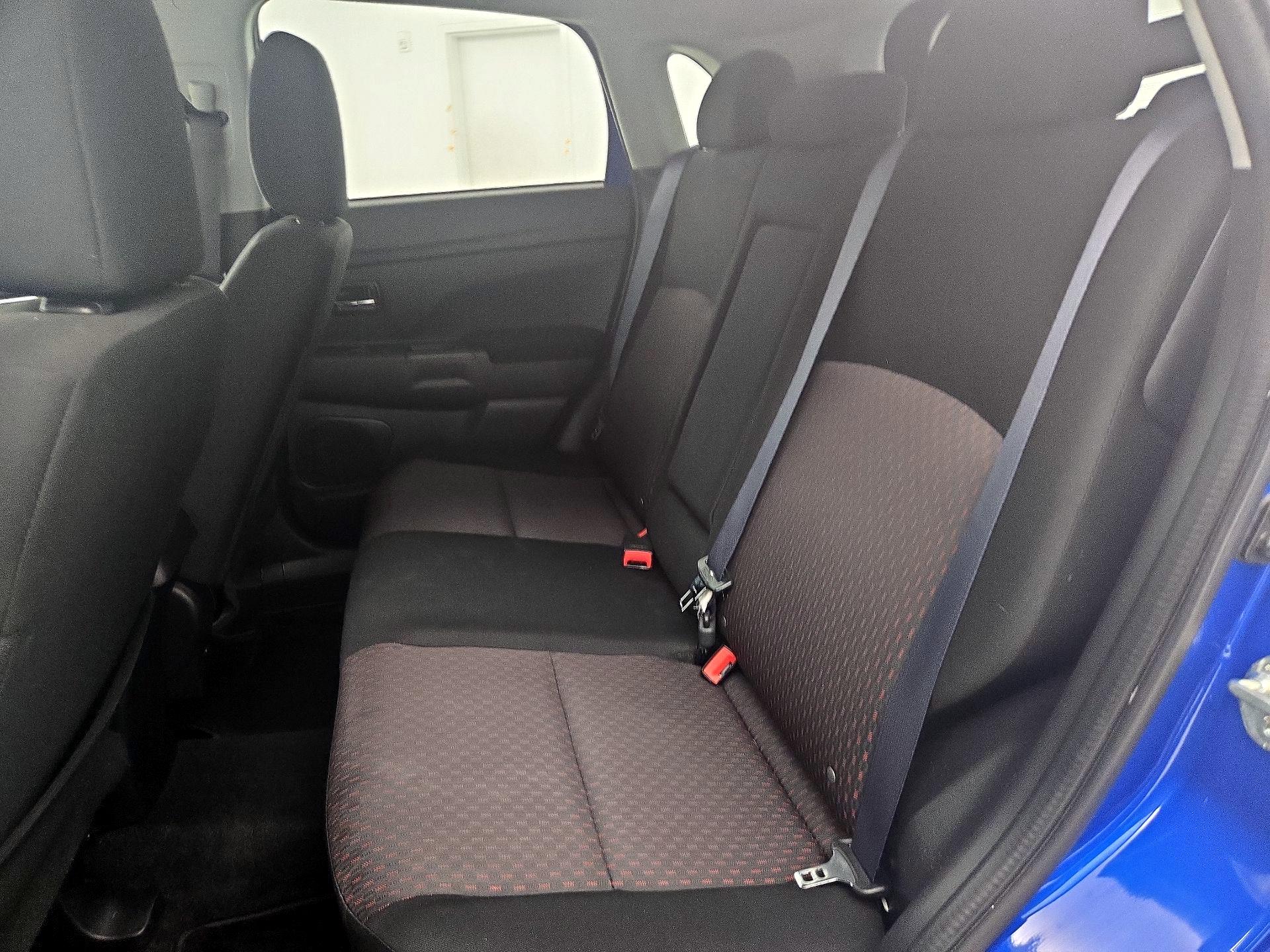 Thumbnail: 2017 Mitsubishi Outlander Sport - 19