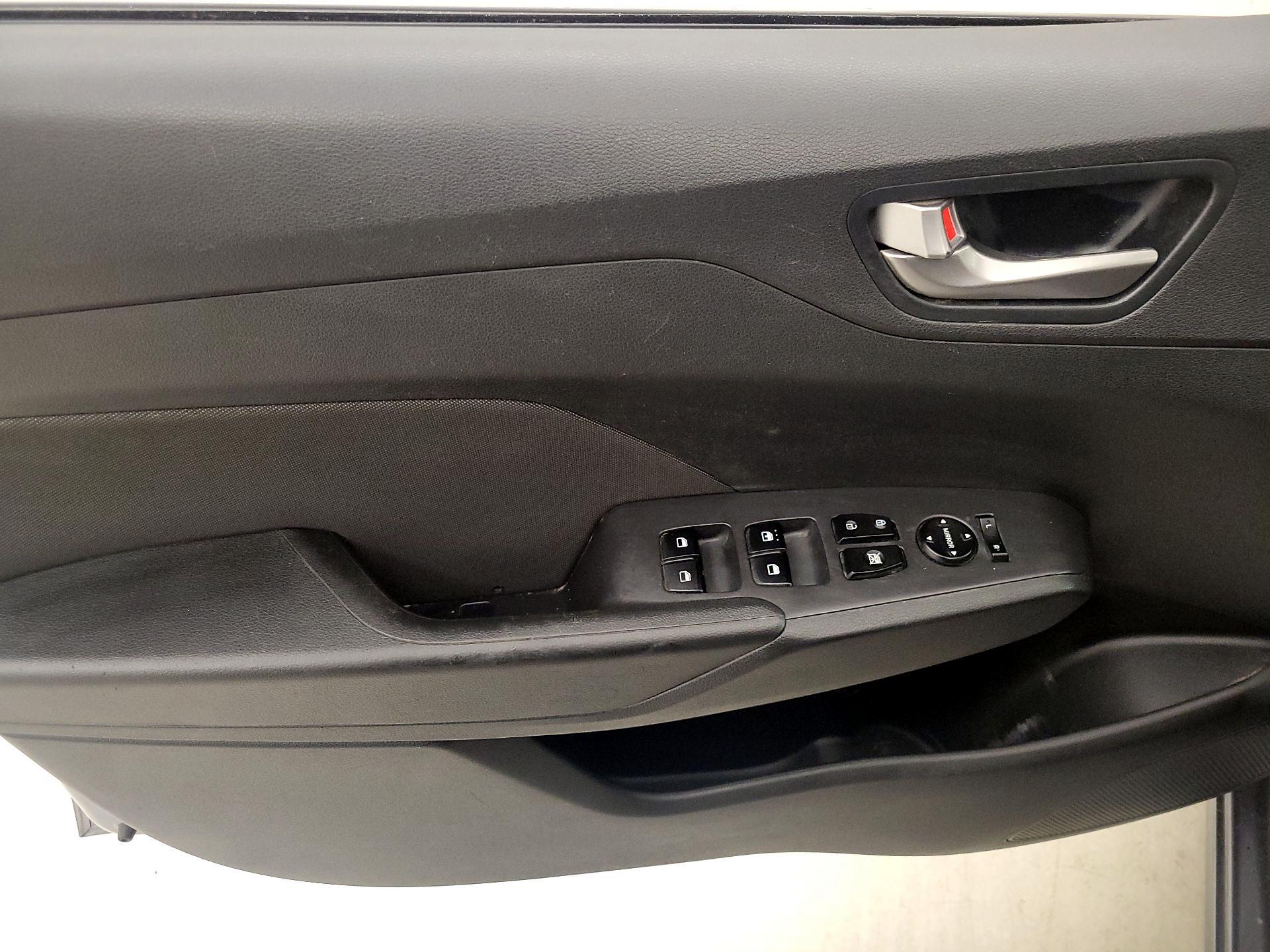 Thumbnail: 2019 Hyundai Accent - 12
