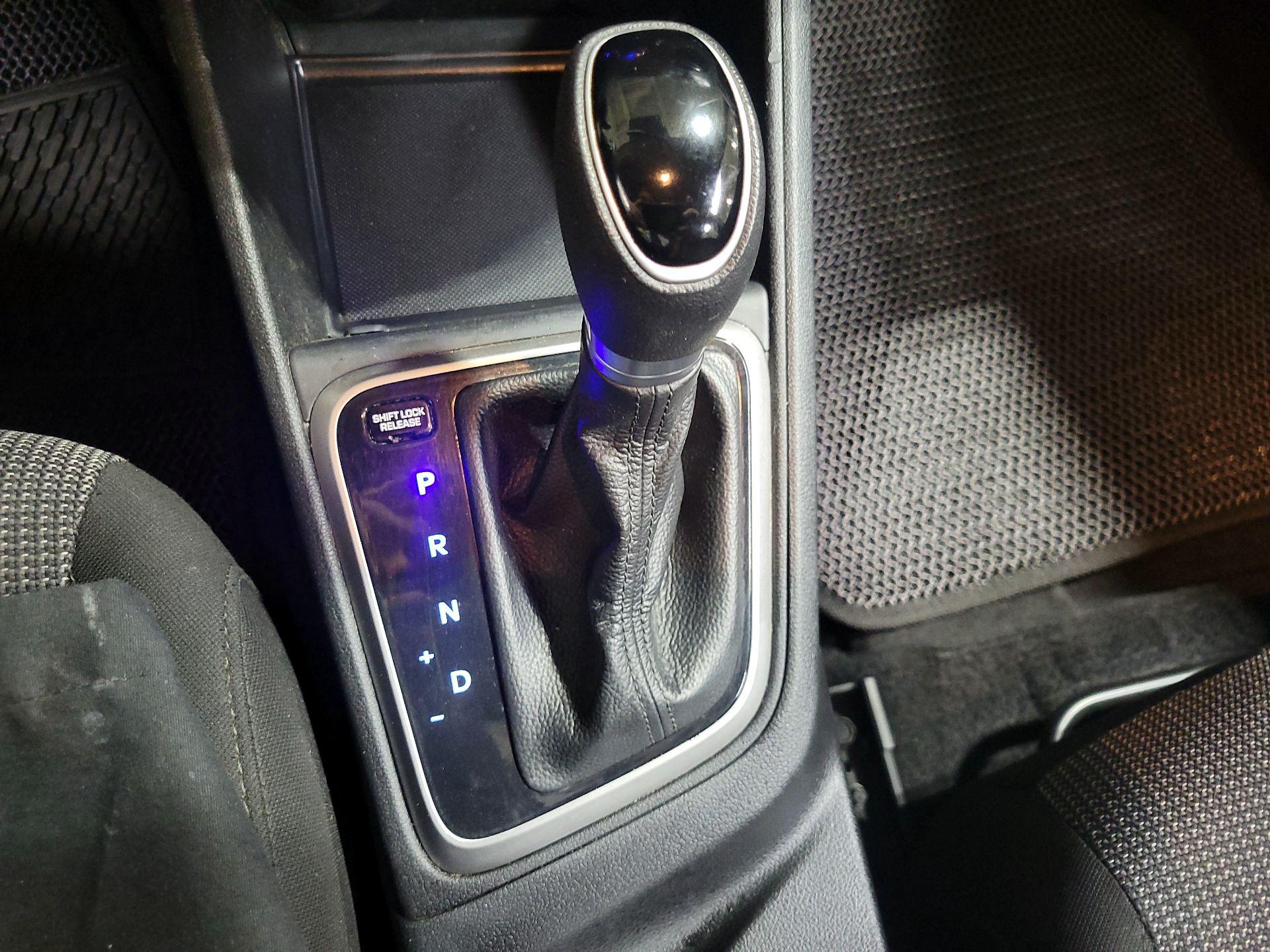 Thumbnail: 2019 Hyundai Accent - 17