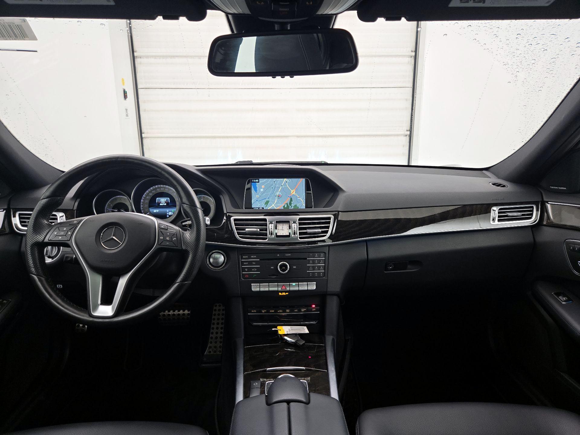 Thumbnail: 2016 Mercedes-Benz E-Class - 9