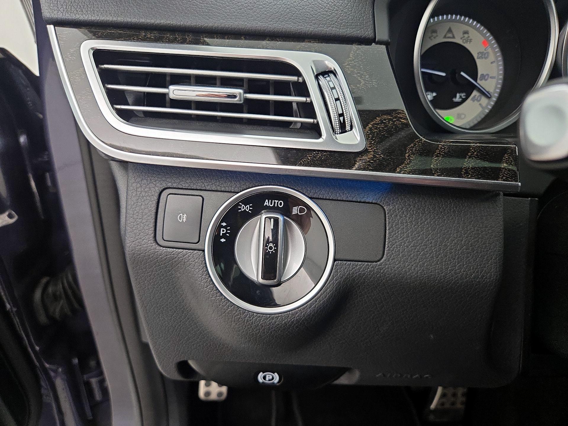 Thumbnail: 2016 Mercedes-Benz E-Class - 13