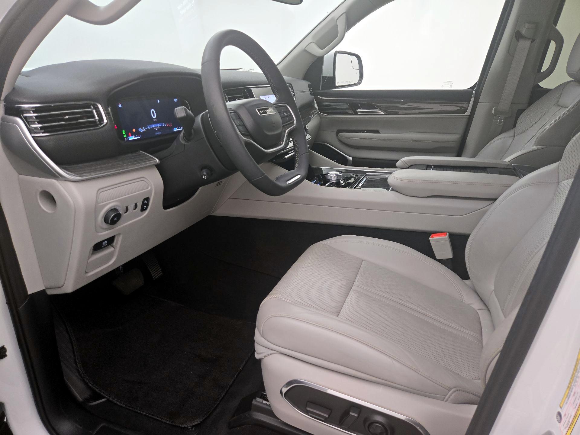 Thumbnail: 2022 Jeep Wagoneer - 11