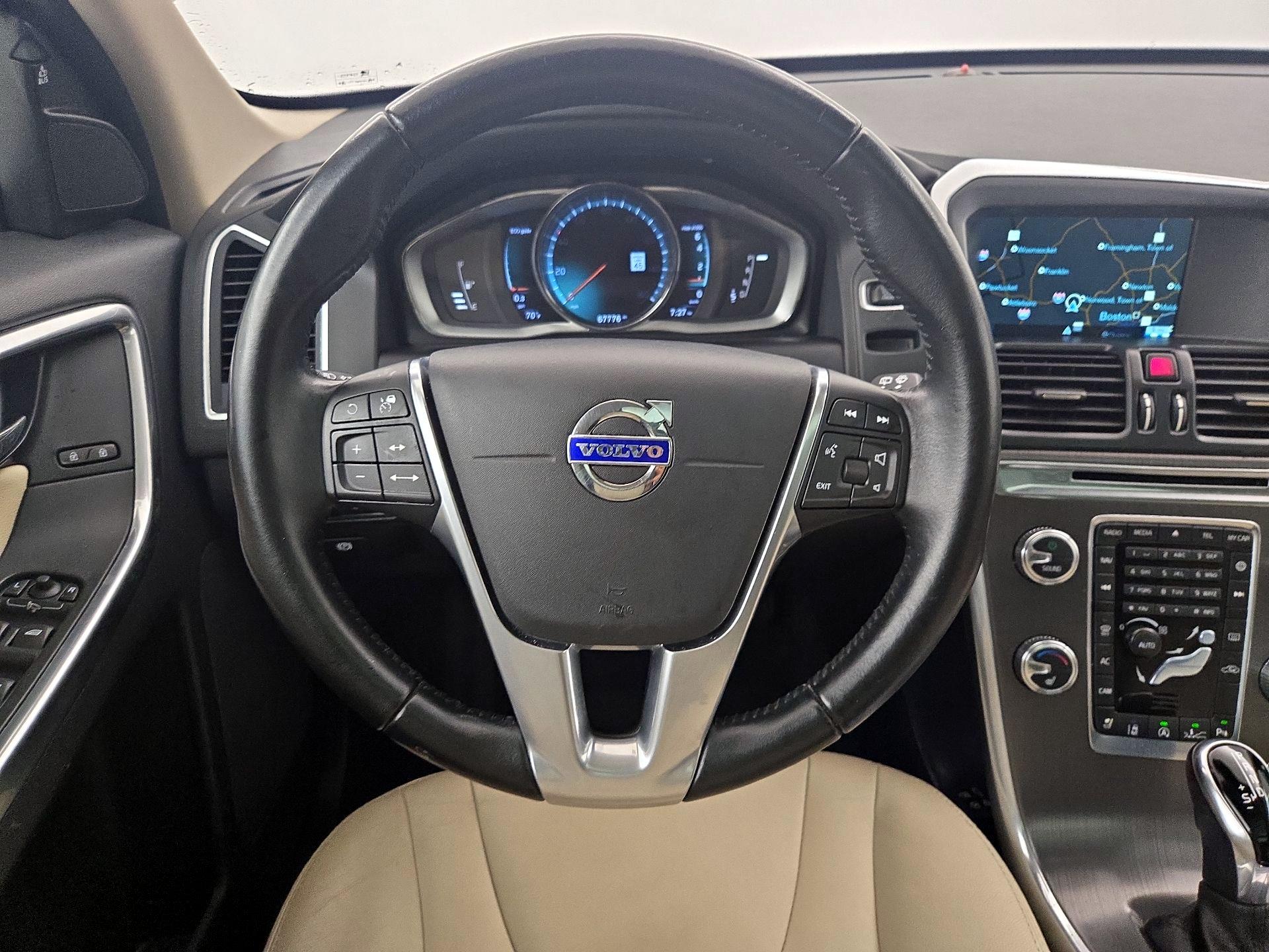 Thumbnail: 2016 Volvo XC60 - 10