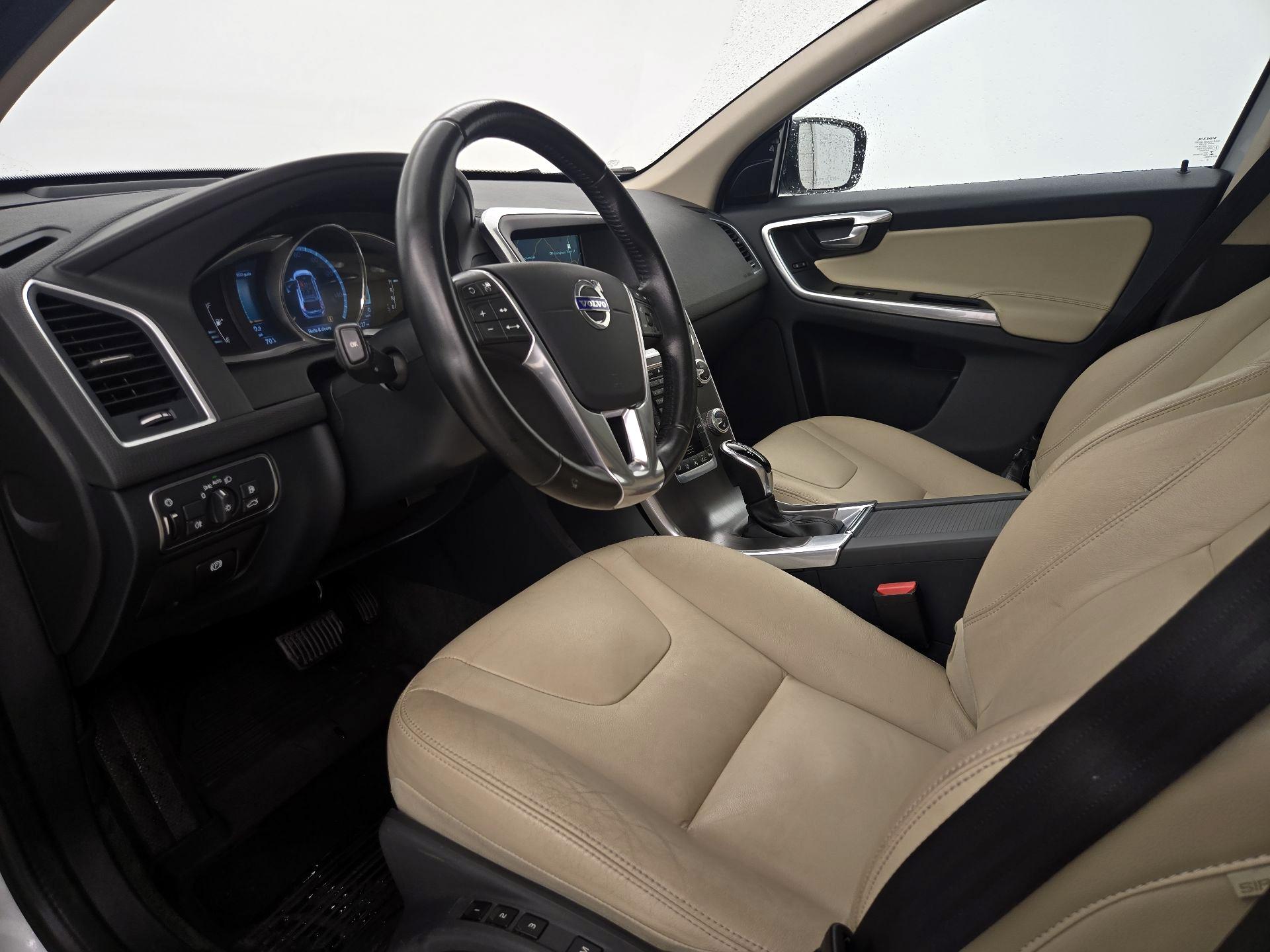 Thumbnail: 2016 Volvo XC60 - 11