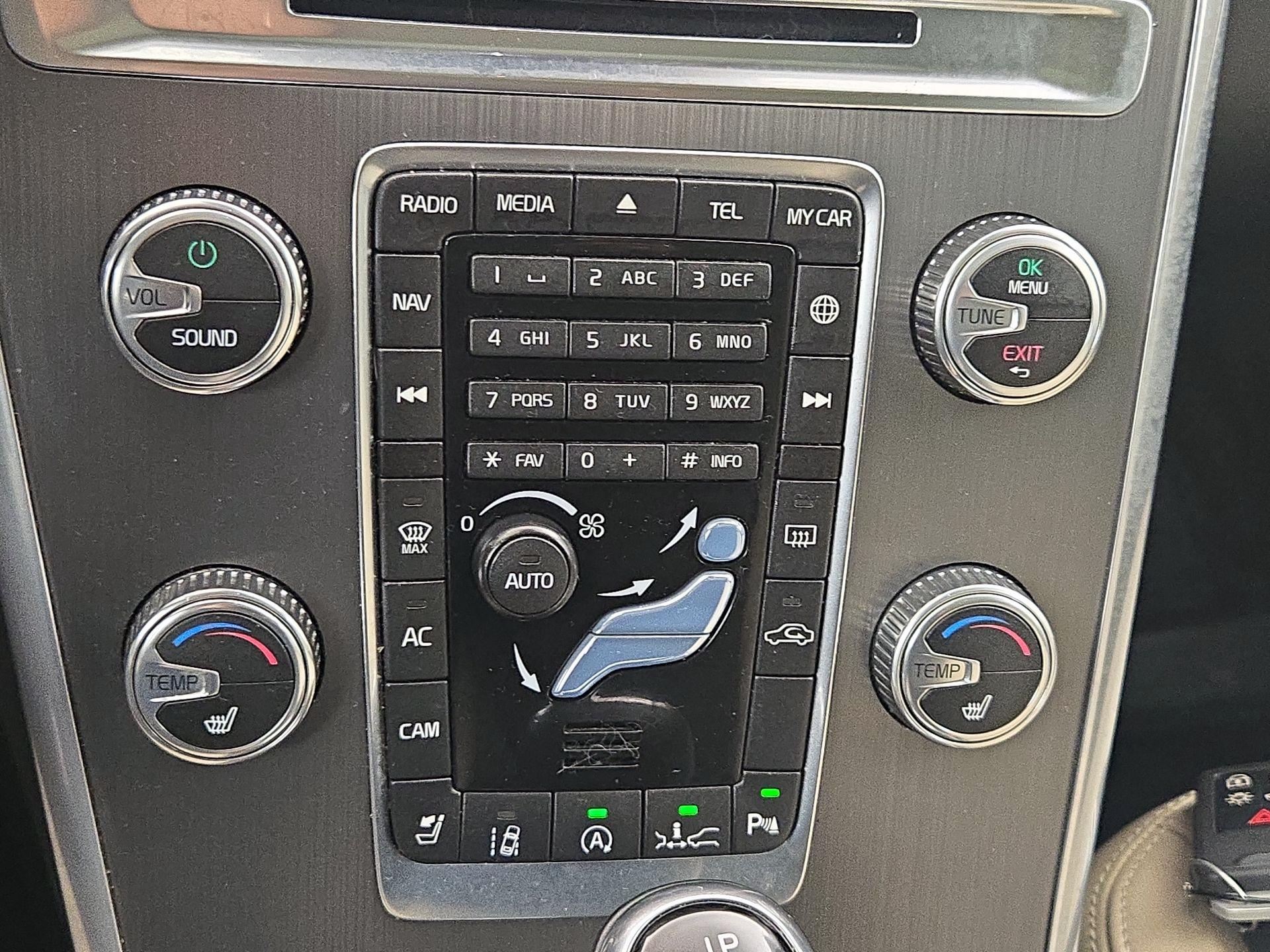 Thumbnail: 2016 Volvo XC60 - 17