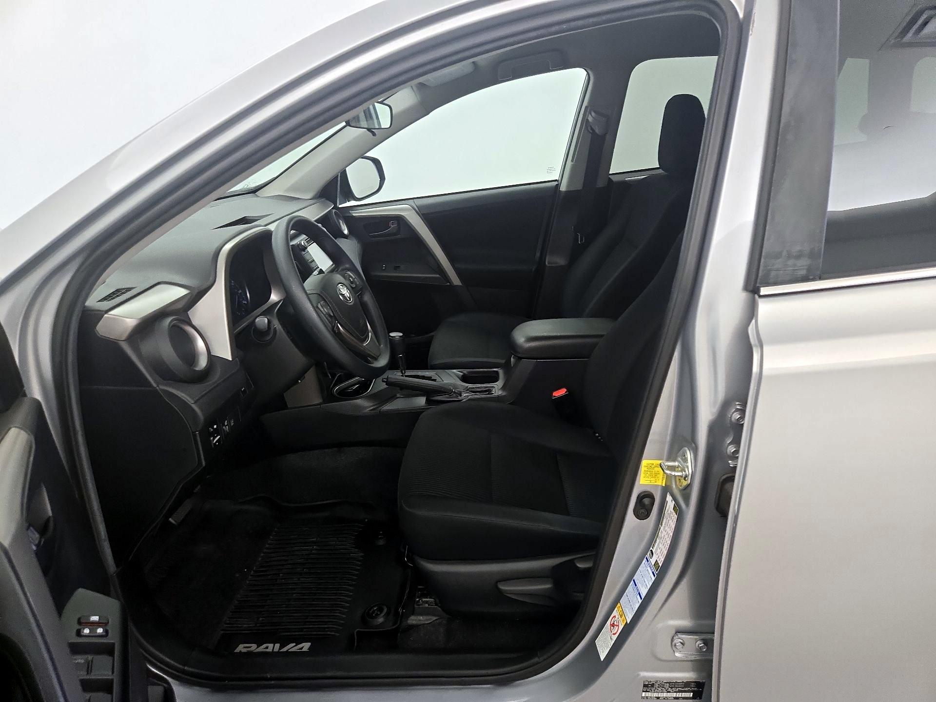 Thumbnail: 2018 Toyota RAV4 - 11