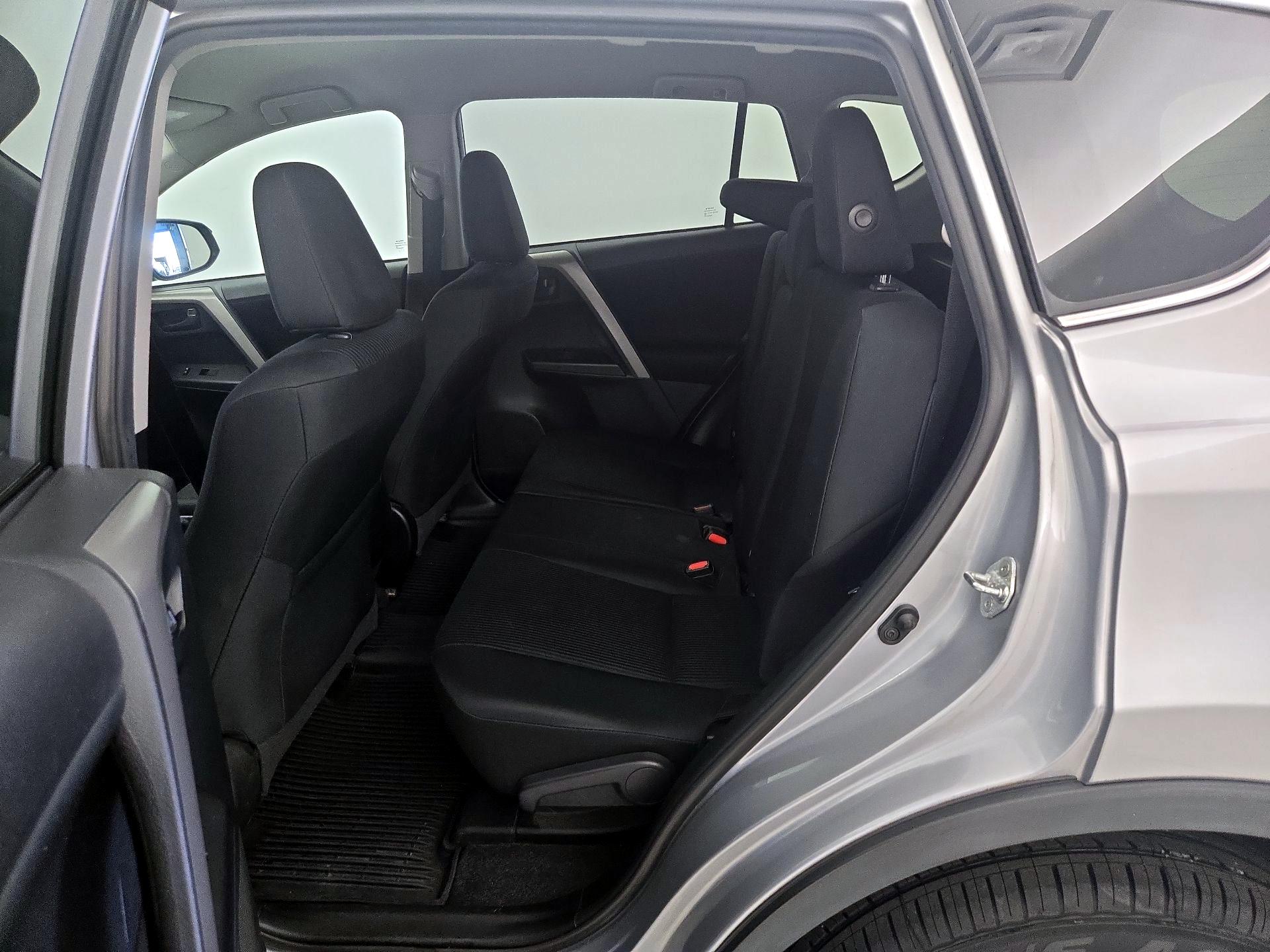 Thumbnail: 2018 Toyota RAV4 - 19