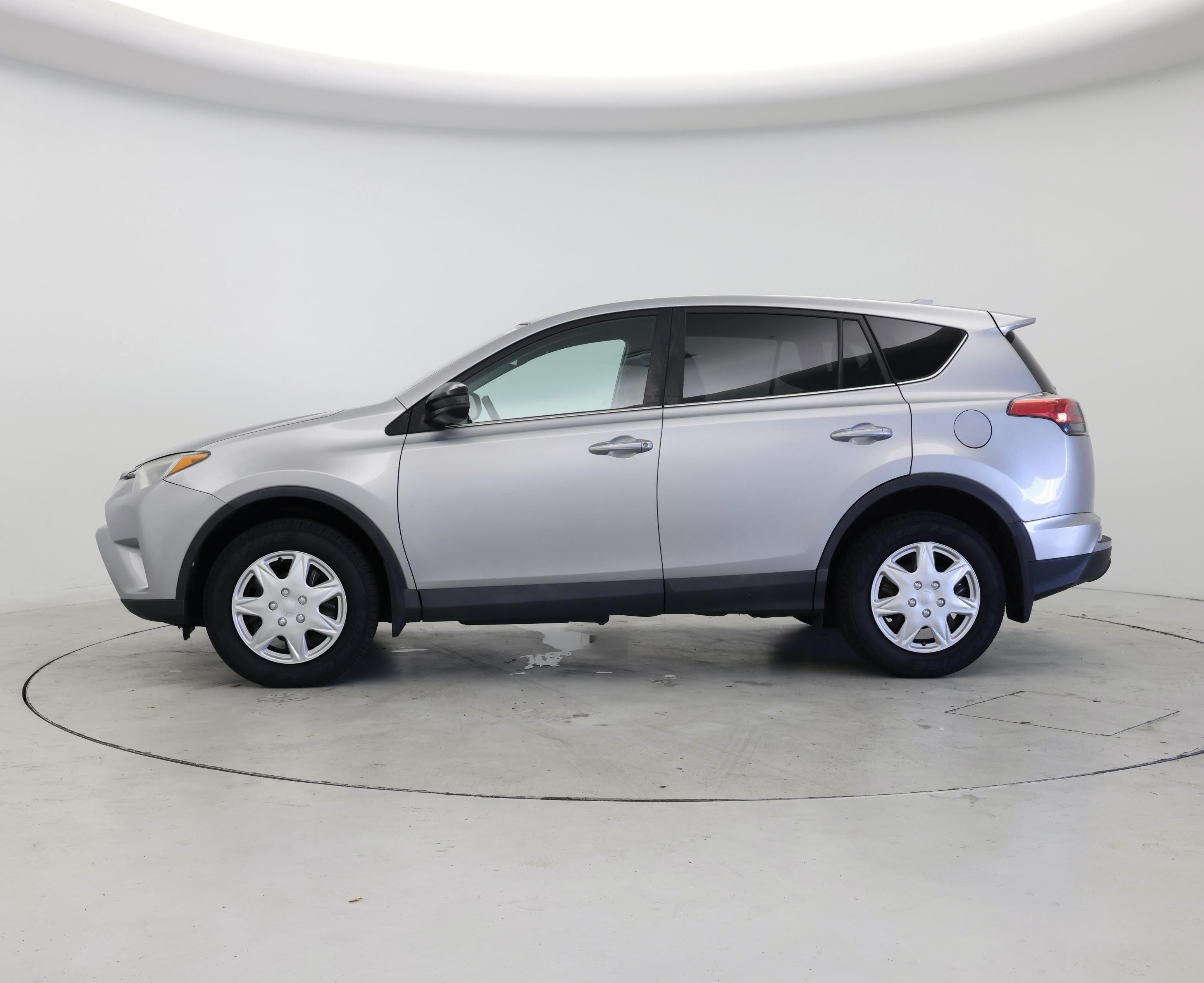Thumbnail: 2018 Toyota RAV4 - 3