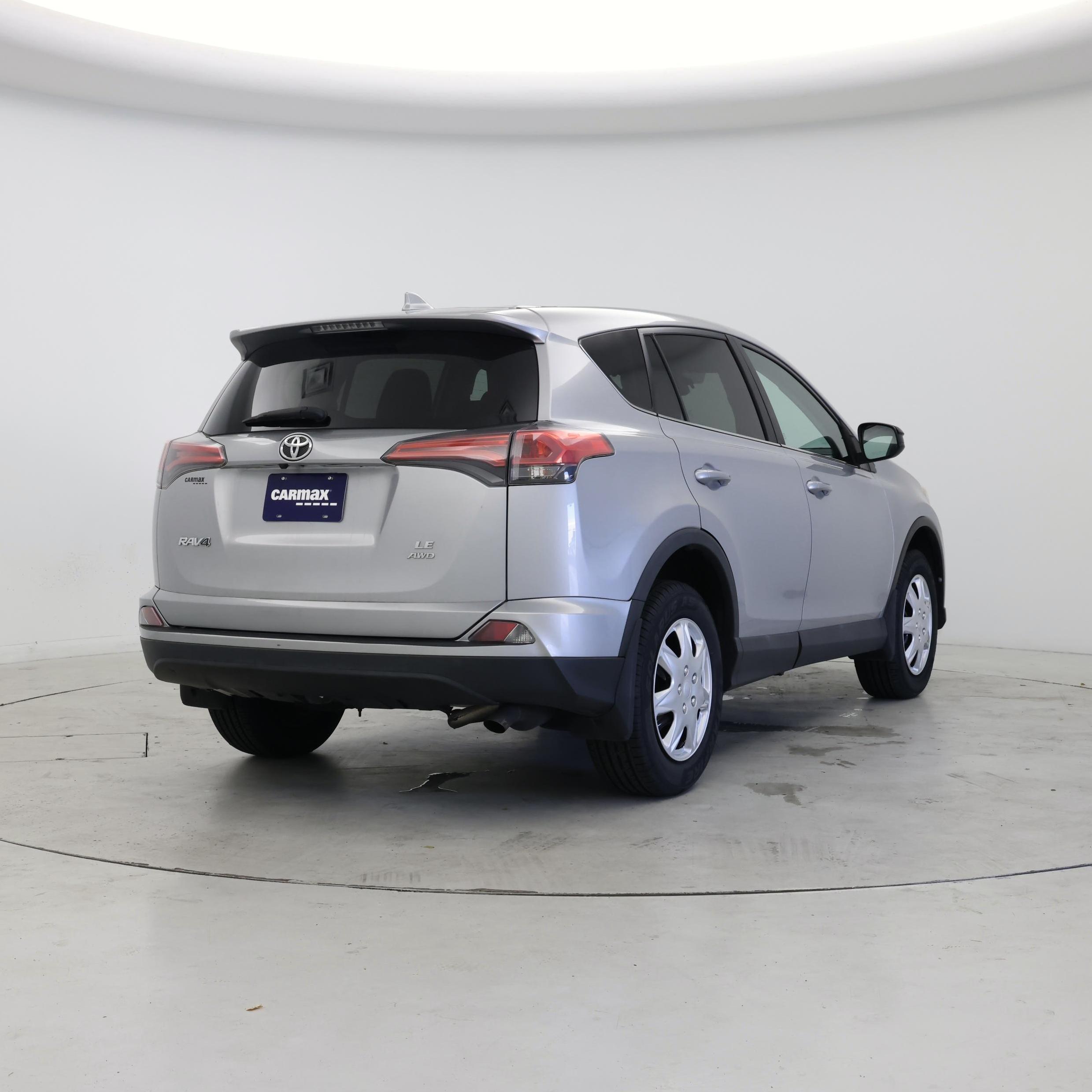Thumbnail: 2018 Toyota RAV4 - 8