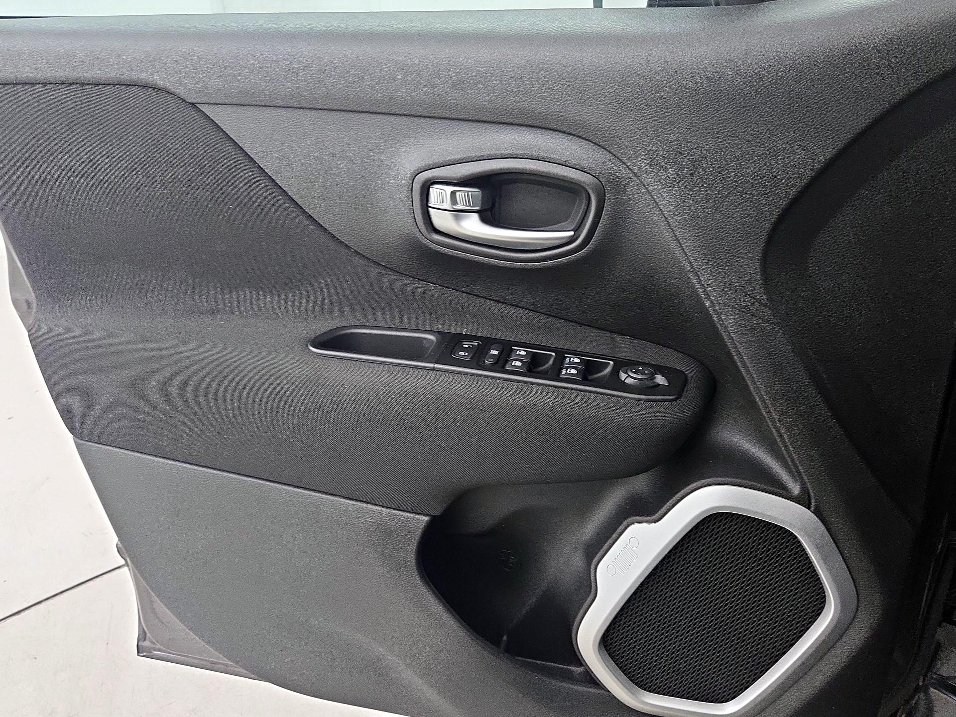Thumbnail: 2021 Jeep Renegade - 12