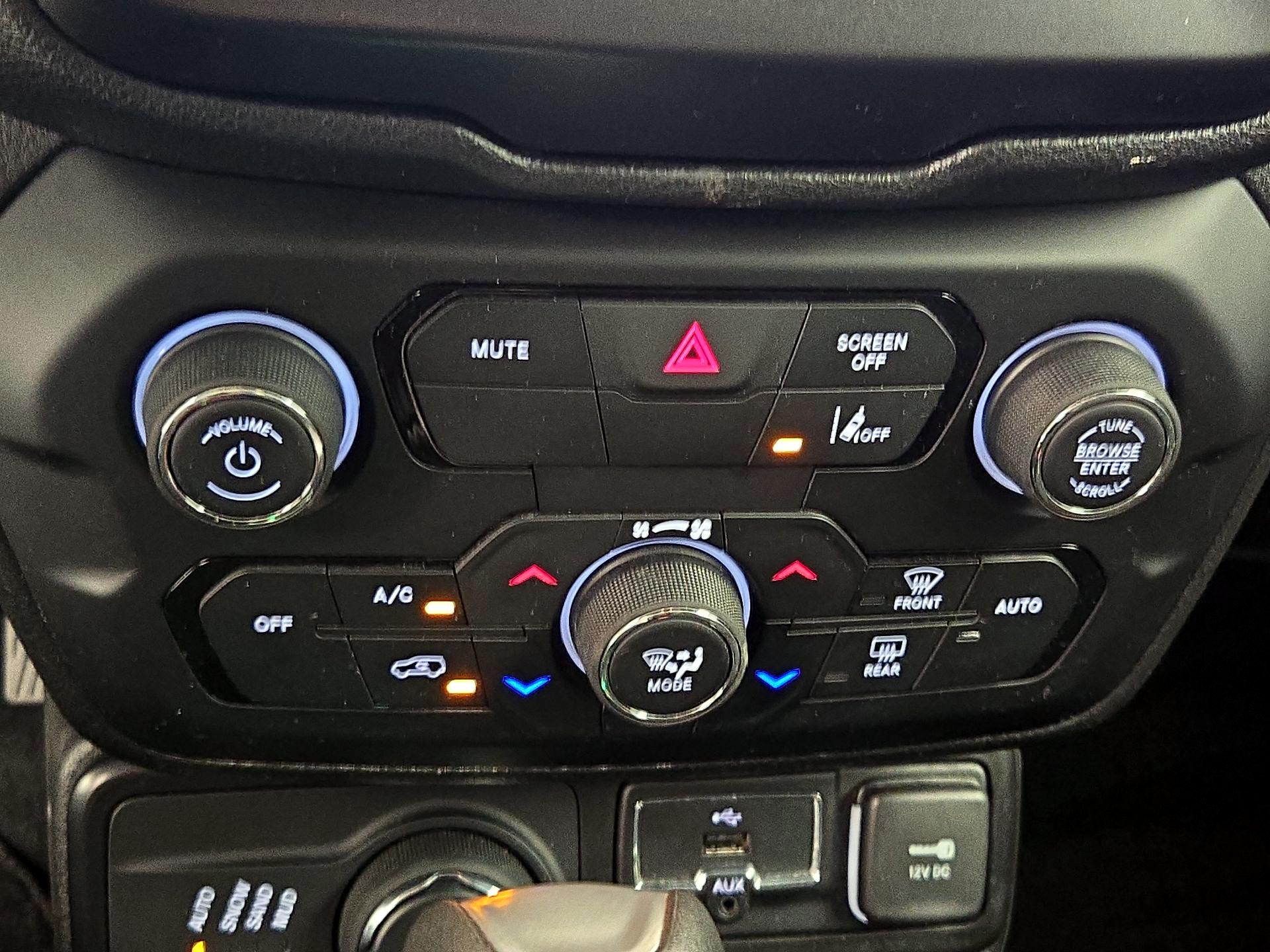 Thumbnail: 2021 Jeep Renegade - 17