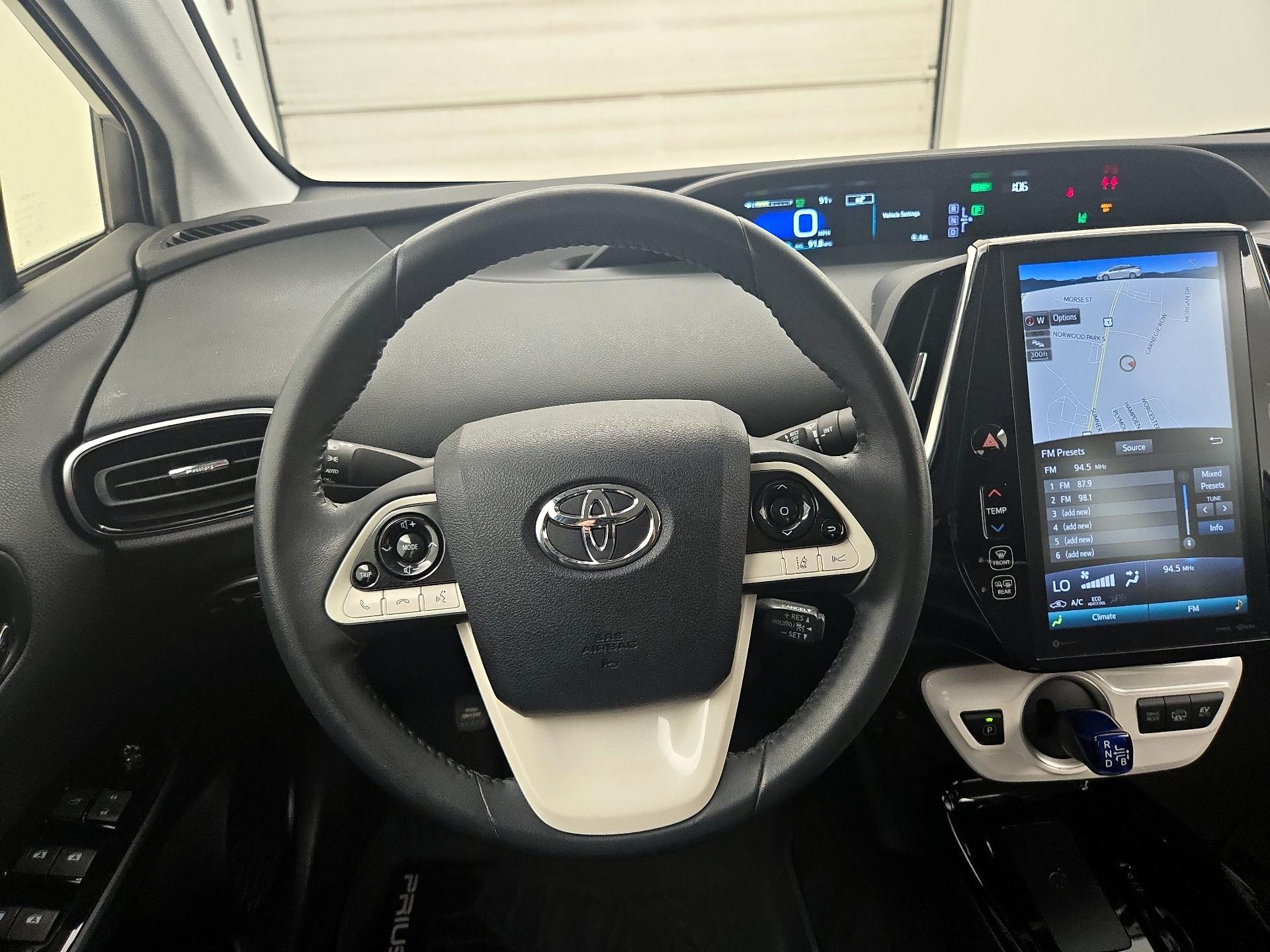 Thumbnail: 2017 Toyota Prius Prime - 10