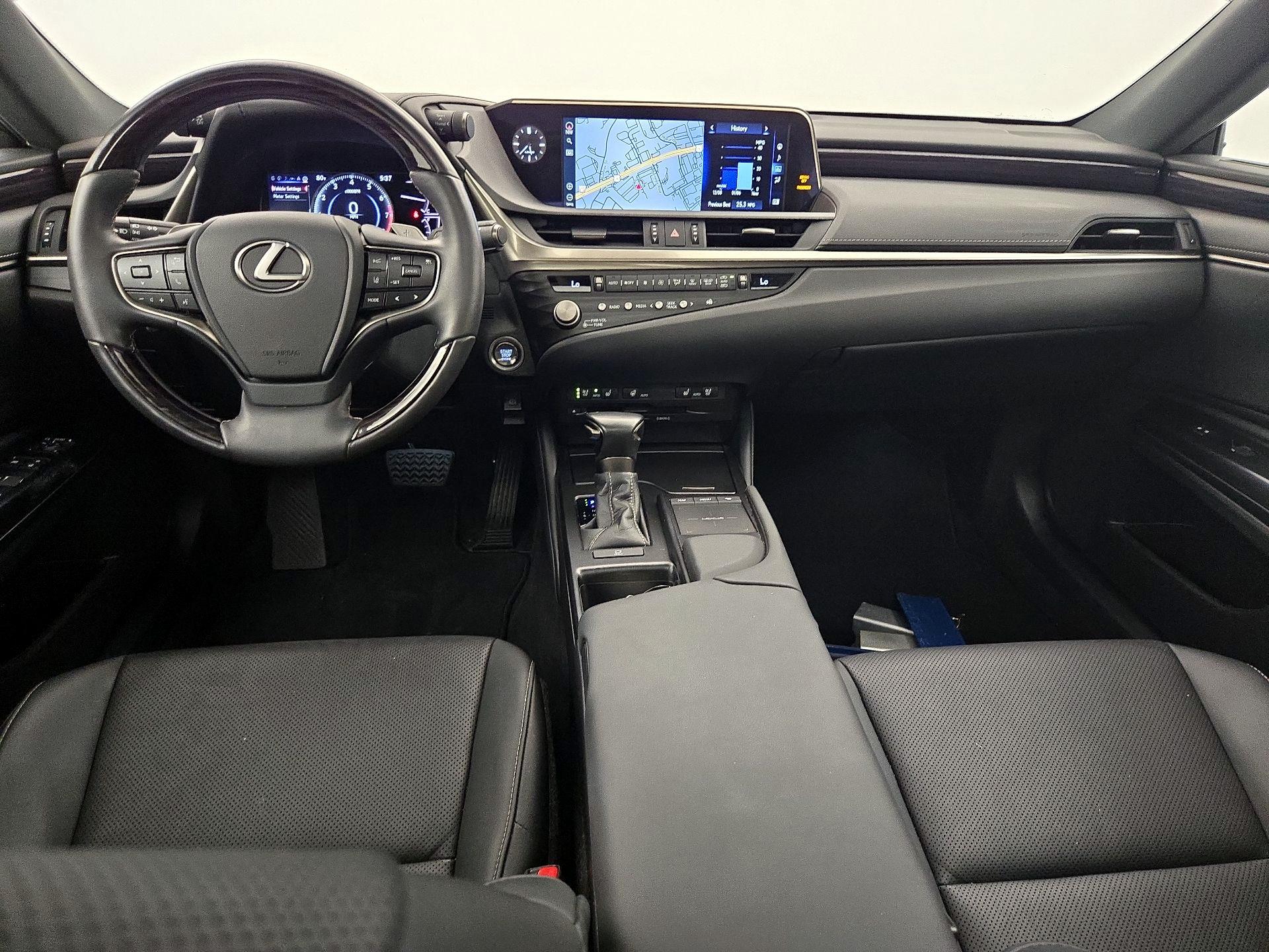 Thumbnail: 2021 Lexus ES - 9