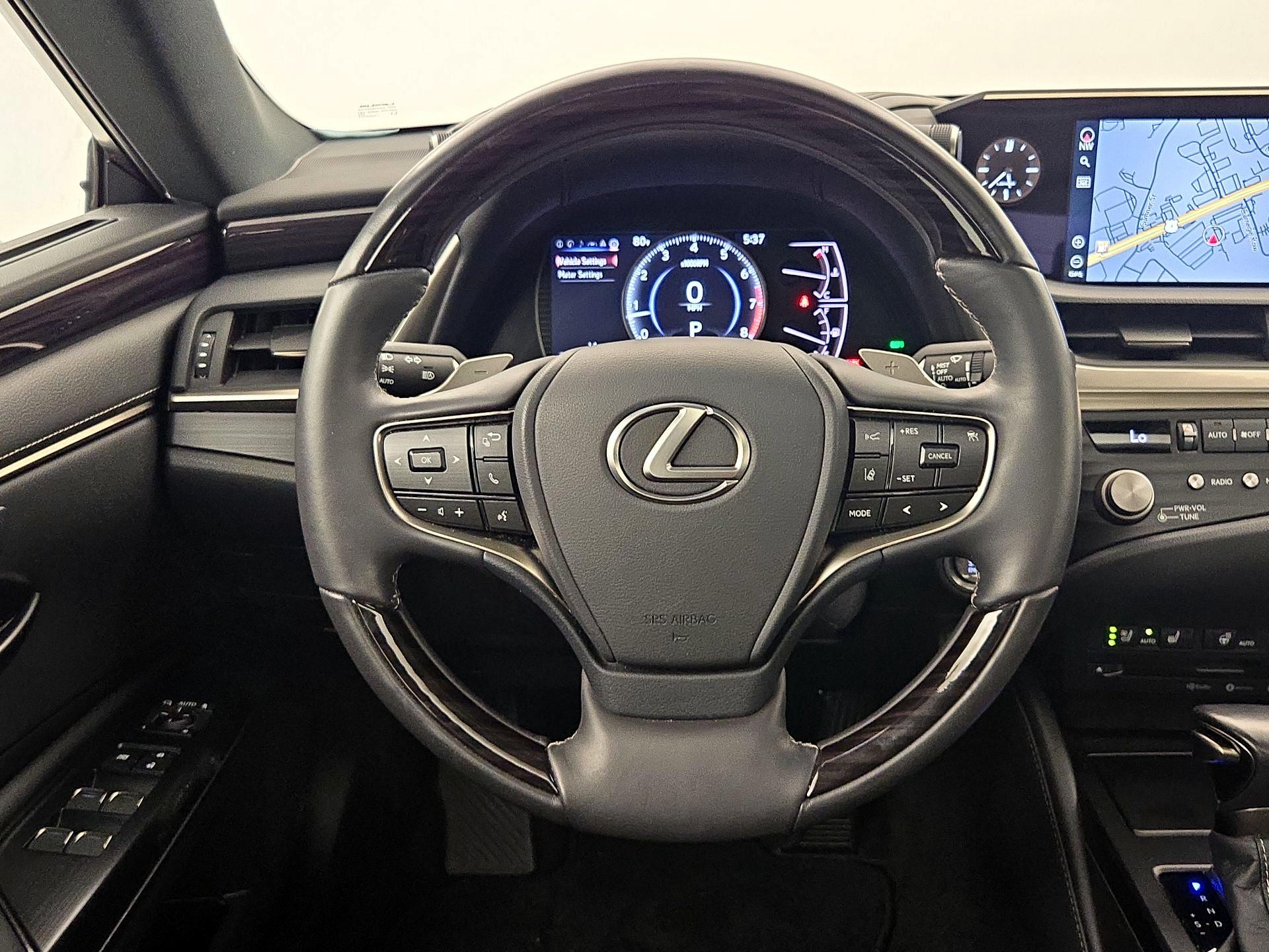 Thumbnail: 2021 Lexus ES - 10