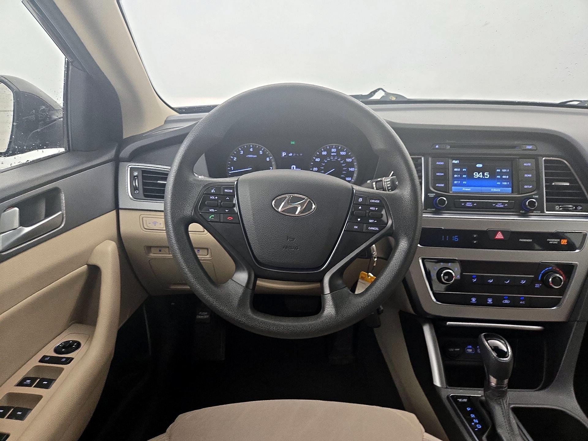 Thumbnail: 2015 Hyundai Sonata - 10