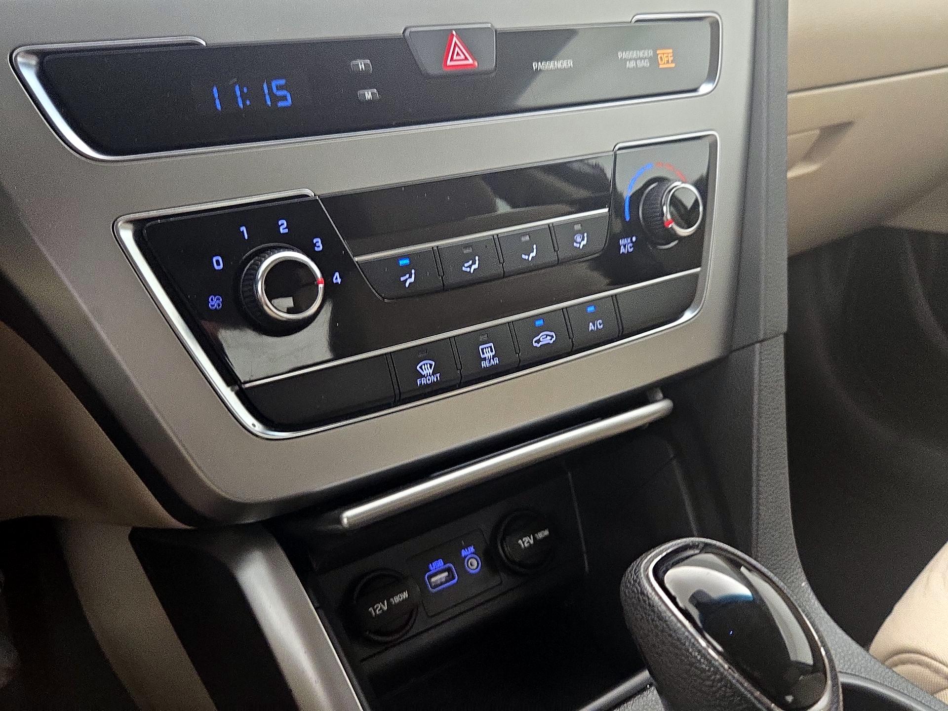Thumbnail: 2015 Hyundai Sonata - 16