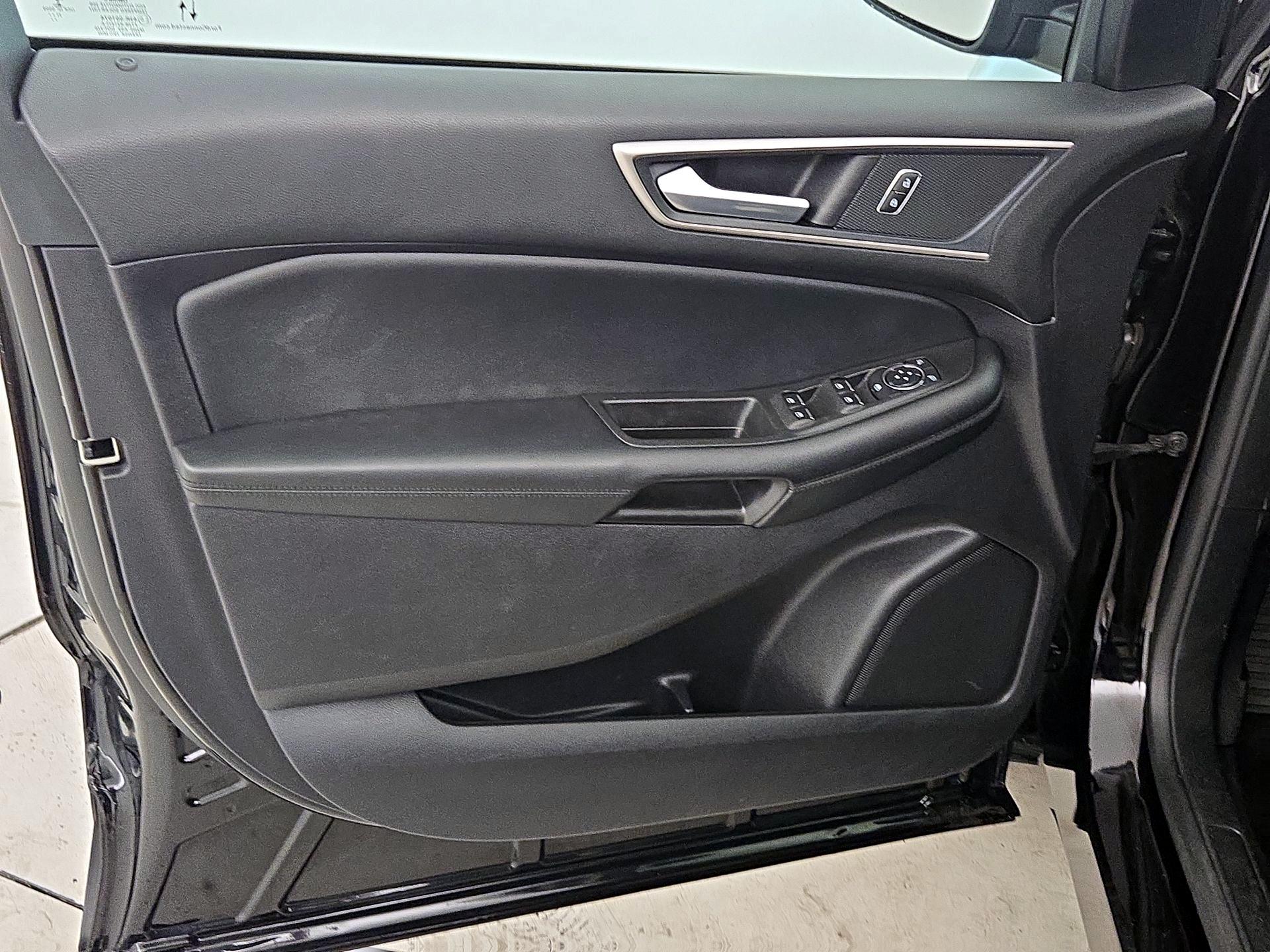 Thumbnail: 2022 Ford Edge - 12