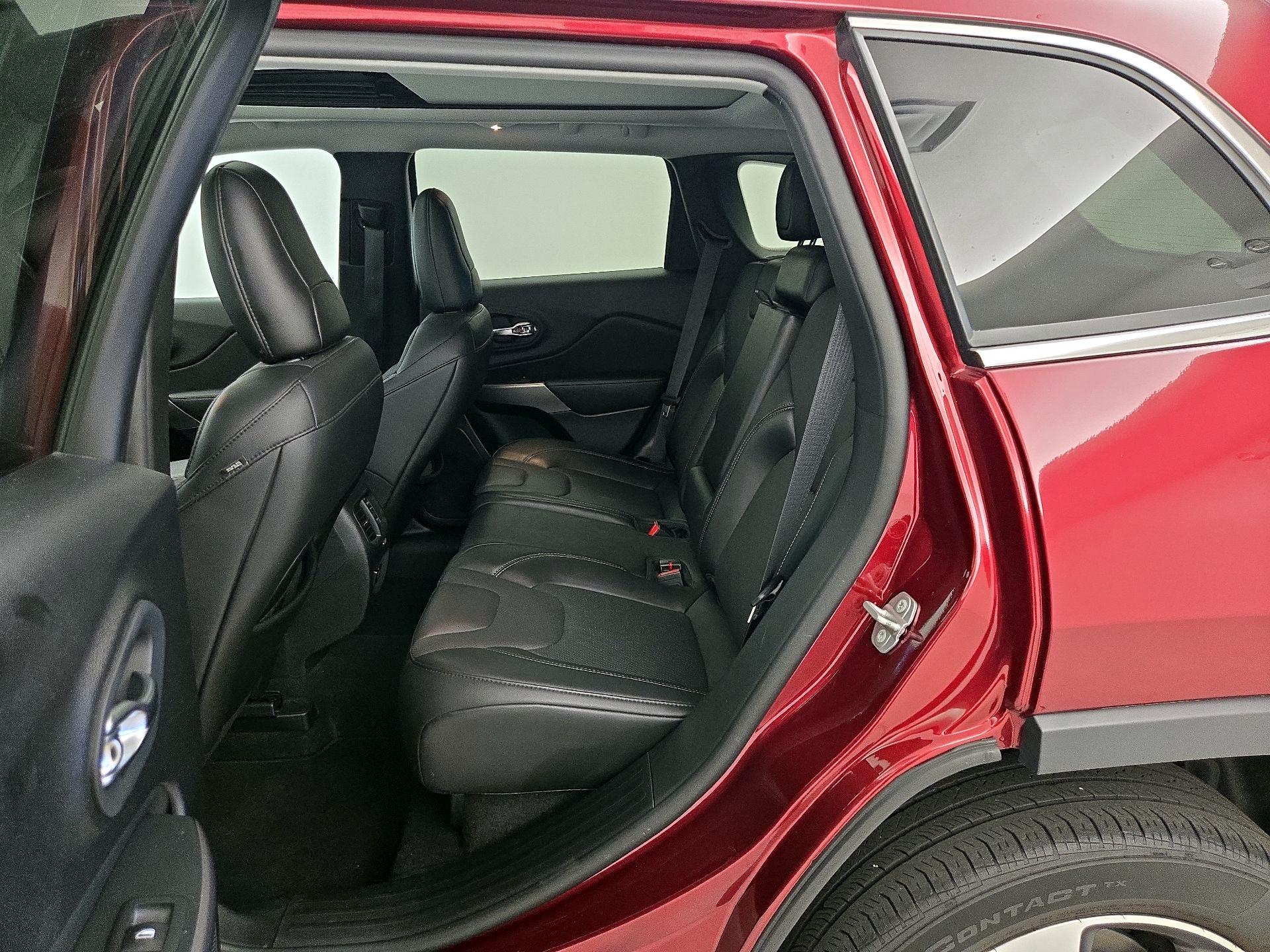 Thumbnail: 2021 Jeep Cherokee - 20