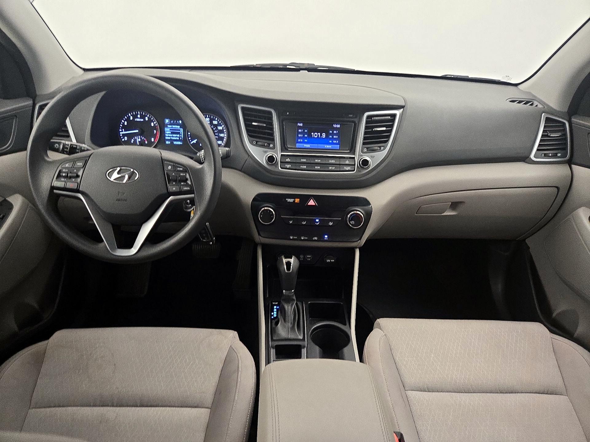 Thumbnail: 2016 Hyundai Tucson - 9