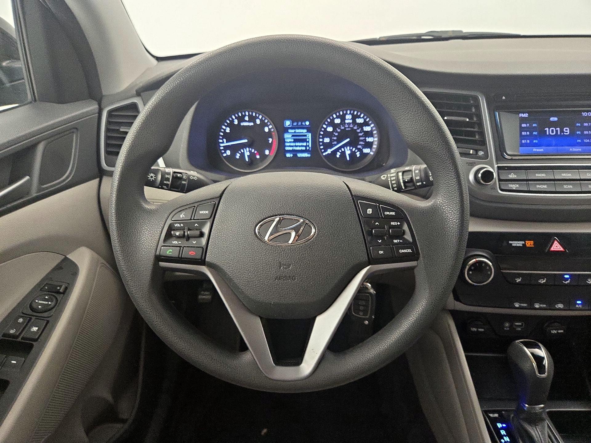 Thumbnail: 2016 Hyundai Tucson - 10