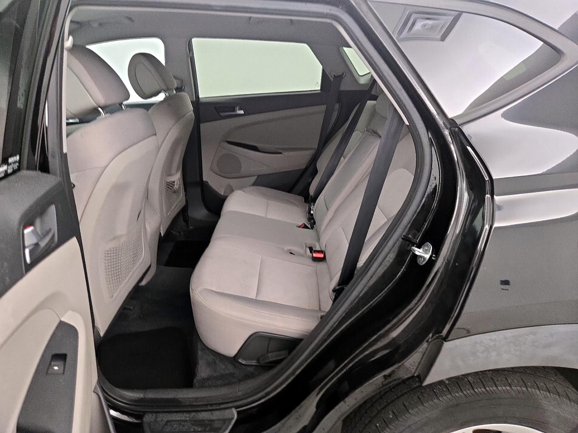Thumbnail: 2016 Hyundai Tucson - 19
