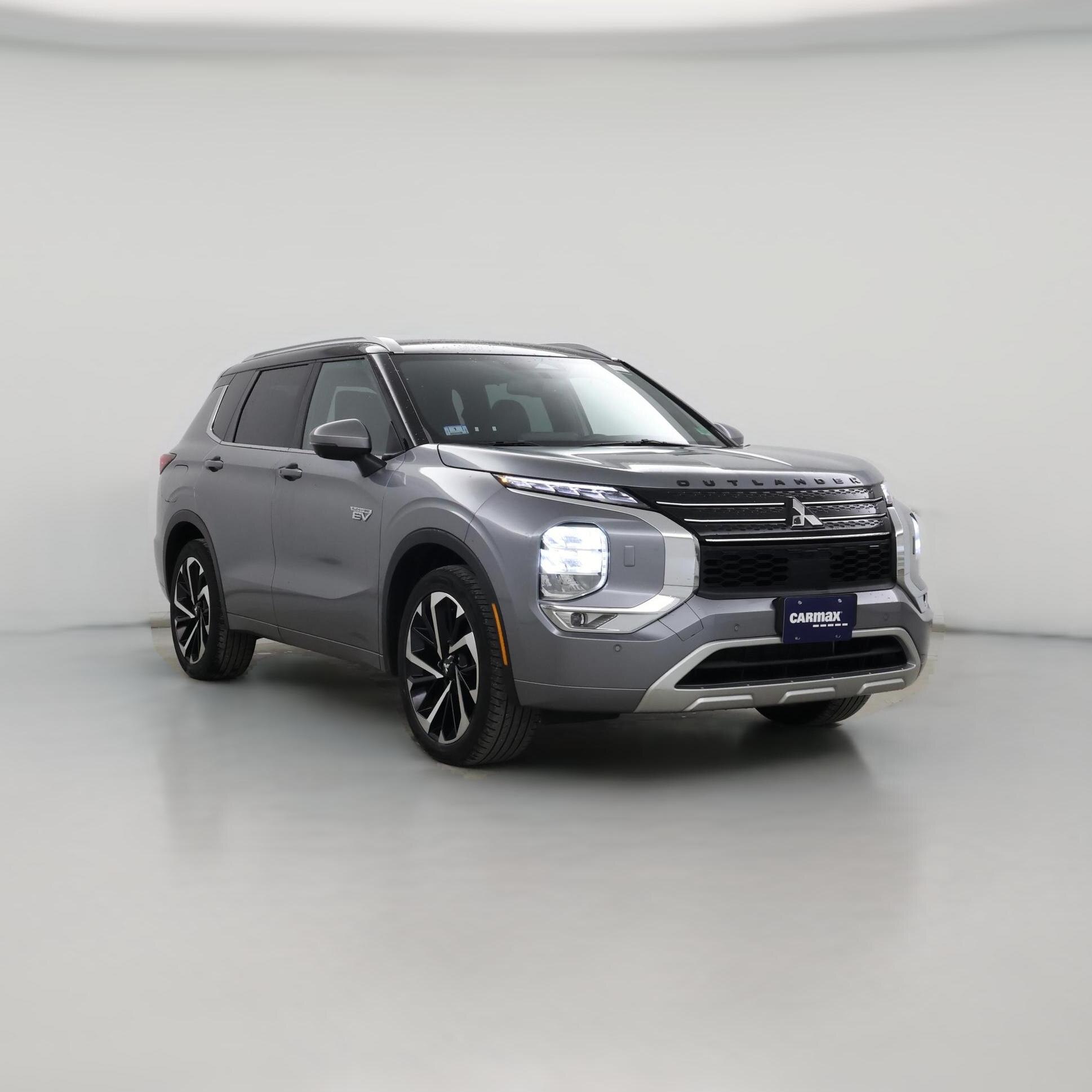 Thumbnail: 2023 Mitsubishi Outlander - 1