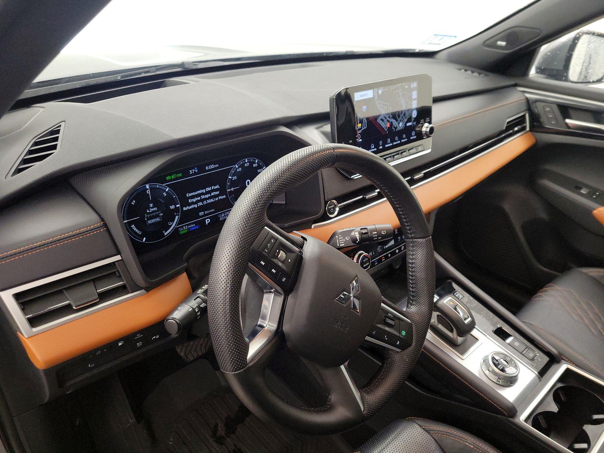 Thumbnail: 2023 Mitsubishi Outlander - 9