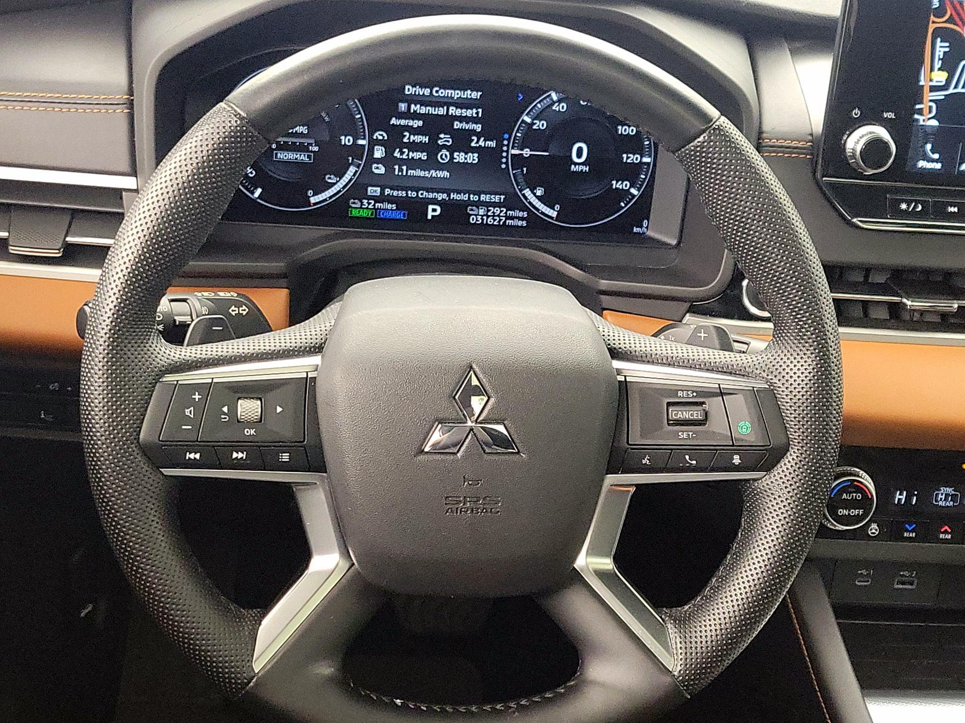 Thumbnail: 2023 Mitsubishi Outlander - 10