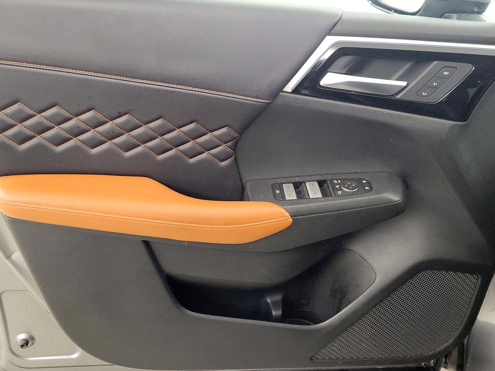 Thumbnail: 2023 Mitsubishi Outlander - 12