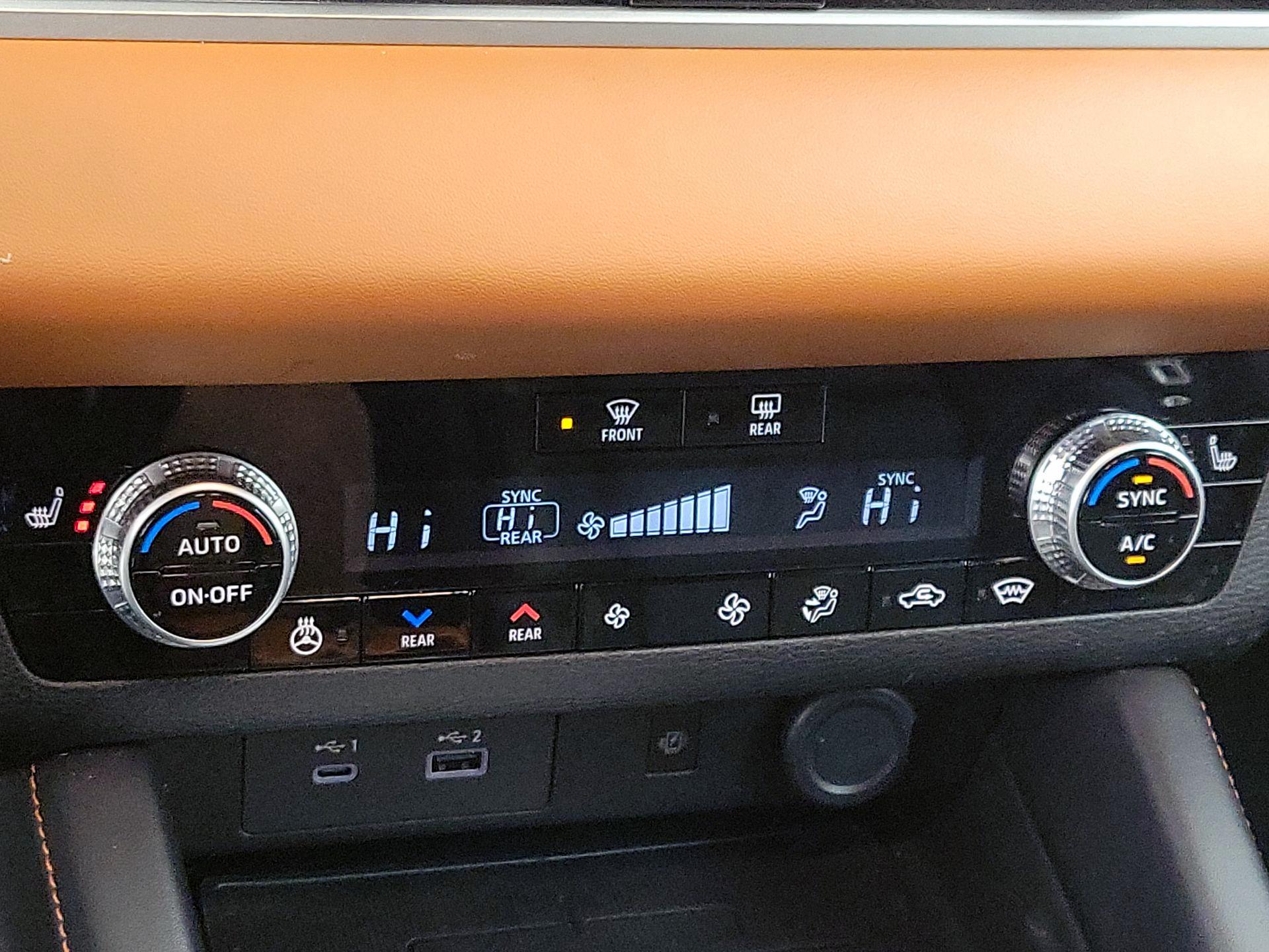 Thumbnail: 2023 Mitsubishi Outlander - 17