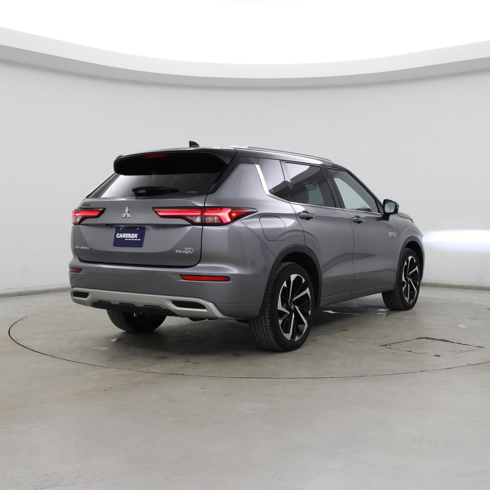 Thumbnail: 2023 Mitsubishi Outlander - 8