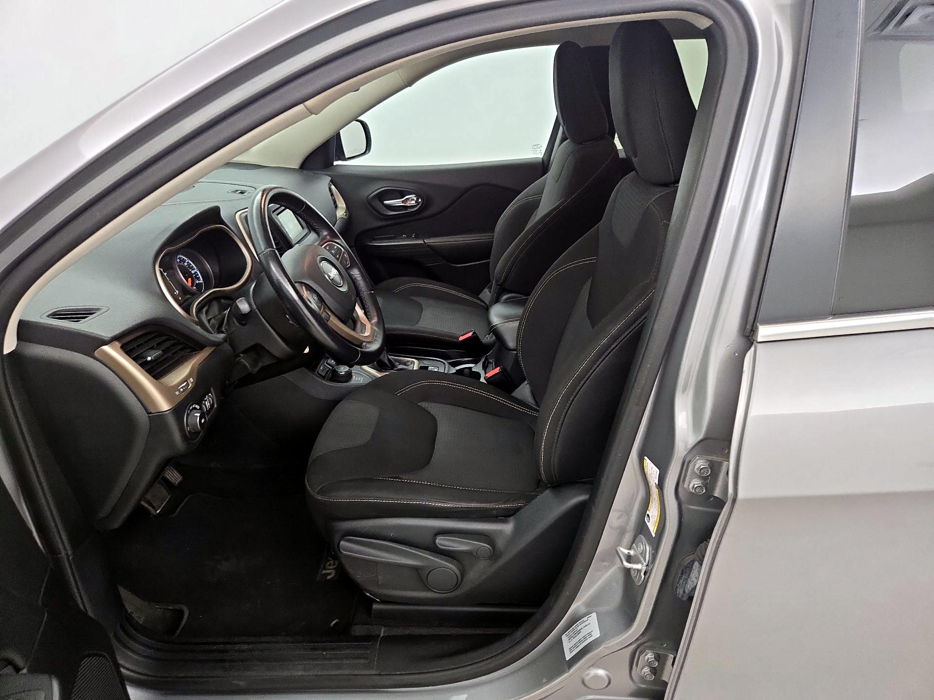 Thumbnail: 2015 Jeep Cherokee - 11