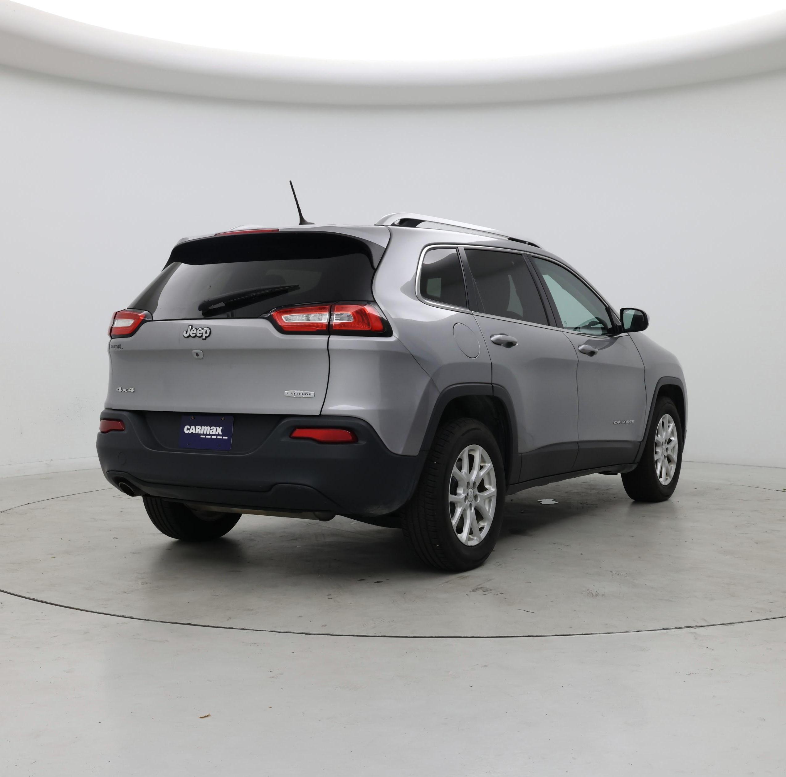 Thumbnail: 2015 Jeep Cherokee - 8