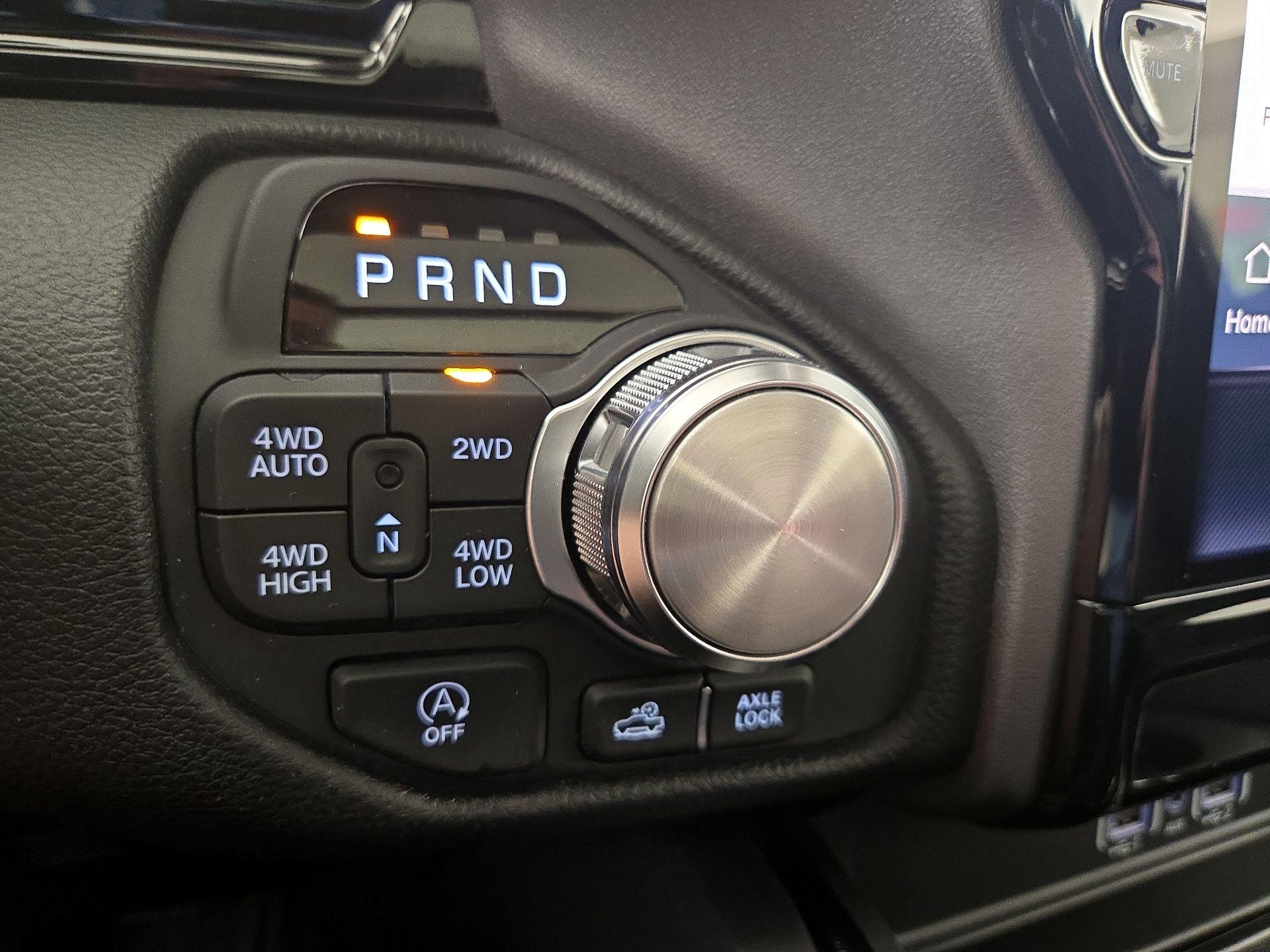 Thumbnail: 2025 RAM 1500 - 18