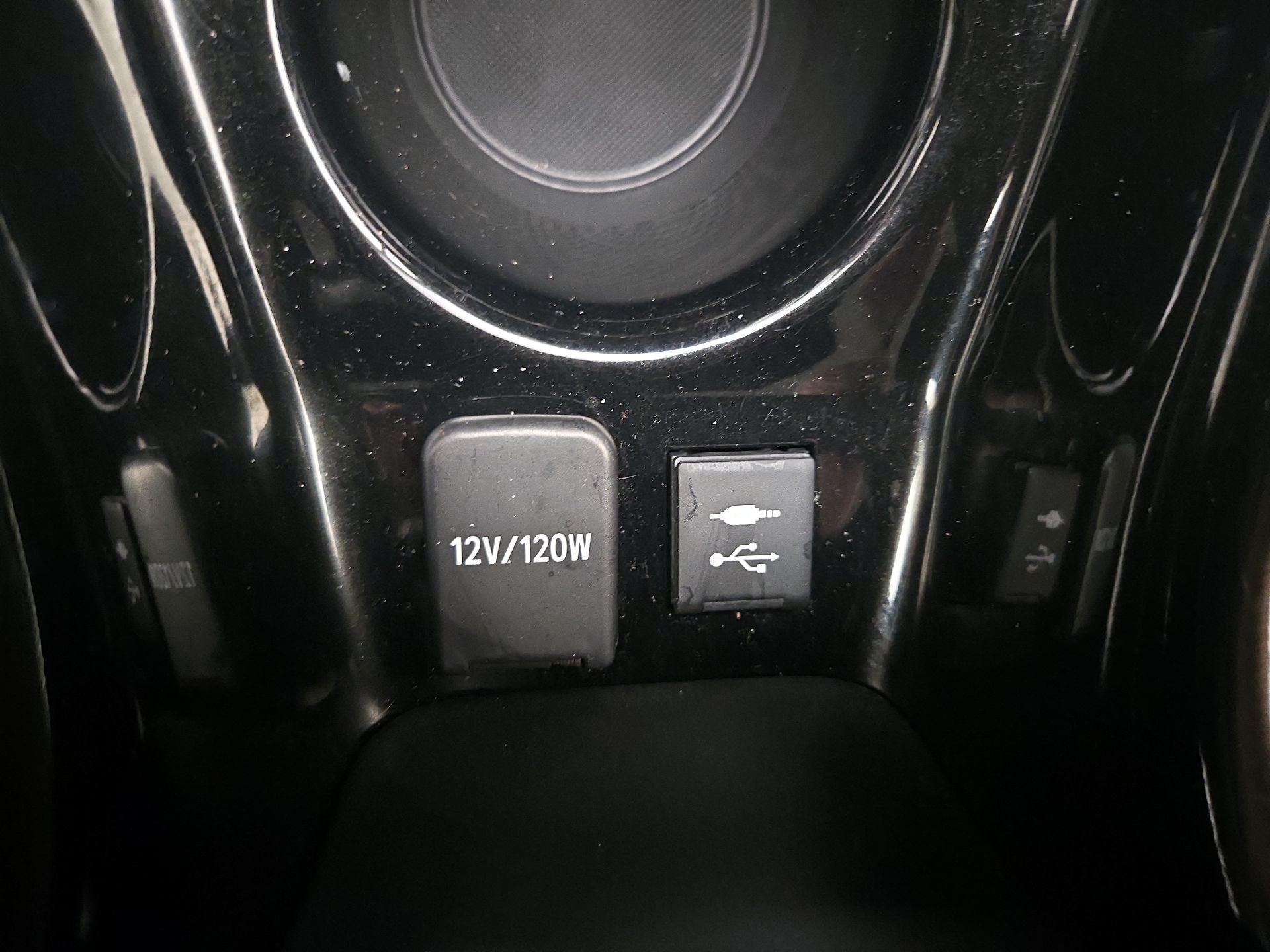 Thumbnail: 2019 Toyota Prius - 18