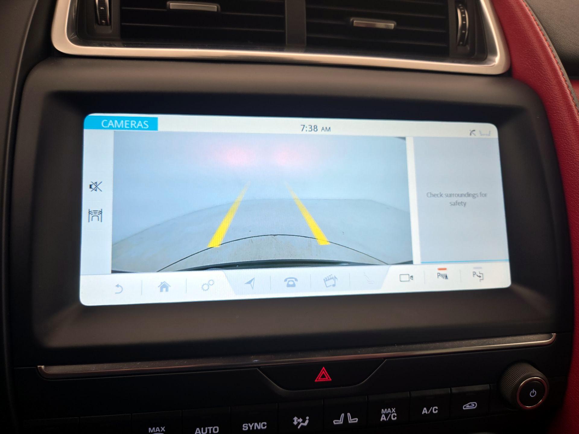 Thumbnail: 2020 Jaguar E-Pace - 14