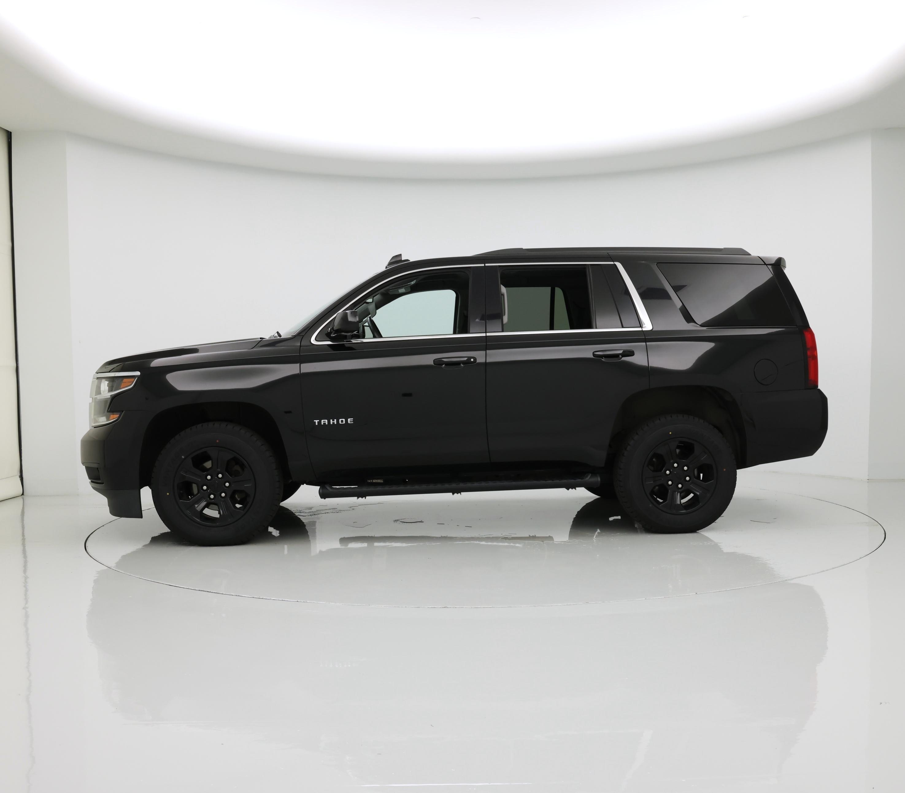 Thumbnail: 2020 Chevrolet Tahoe - 3