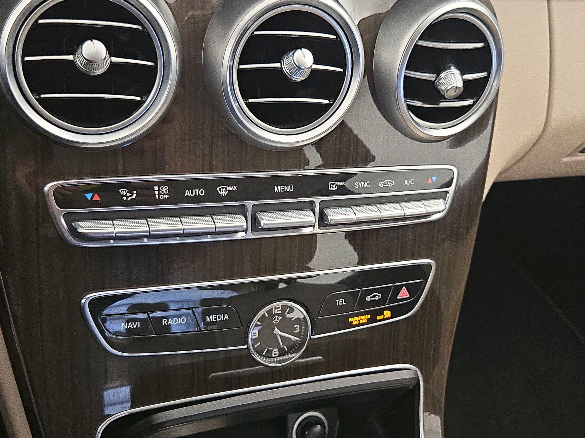 Thumbnail: 2019 Mercedes-Benz C-Class - 16